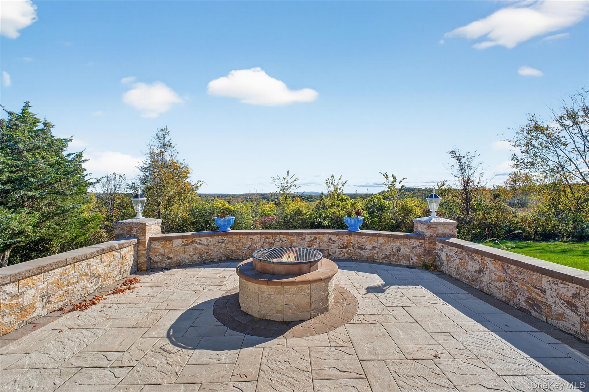 71 Ridgeline Drive, Poughkeepsie, NY 12603