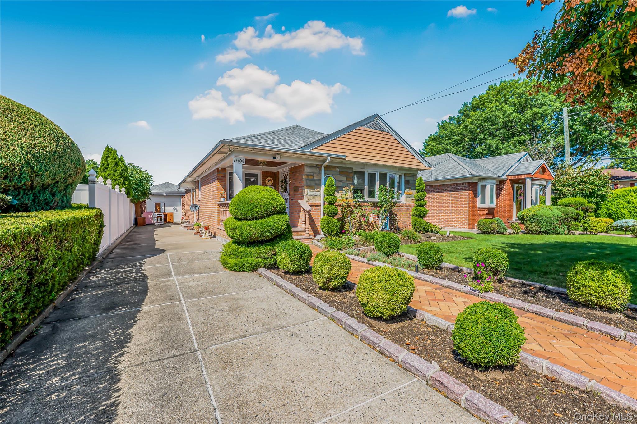 10-08 147th St, Whitestone, NY 11357