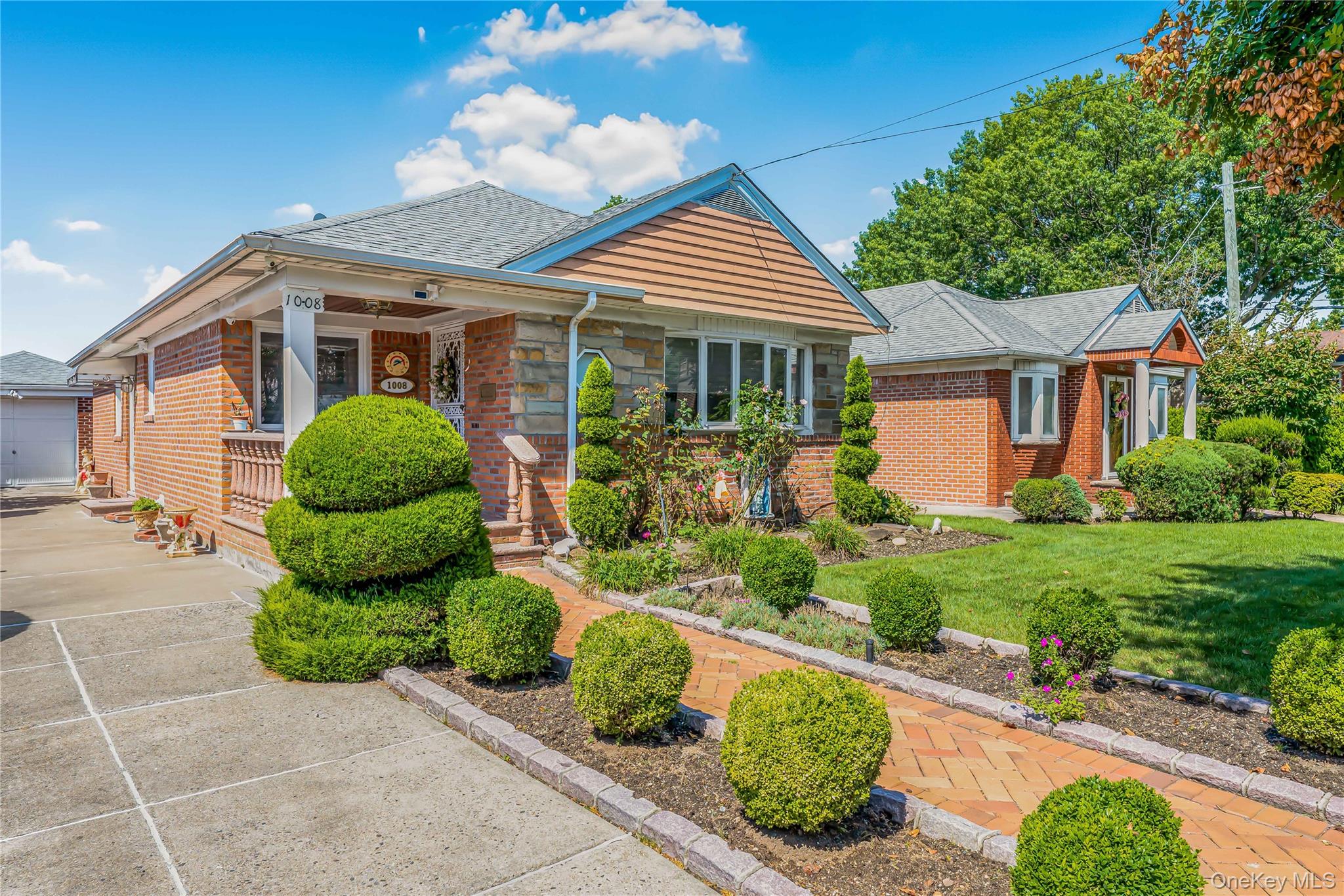 10-08 147th St, Whitestone, NY 11357