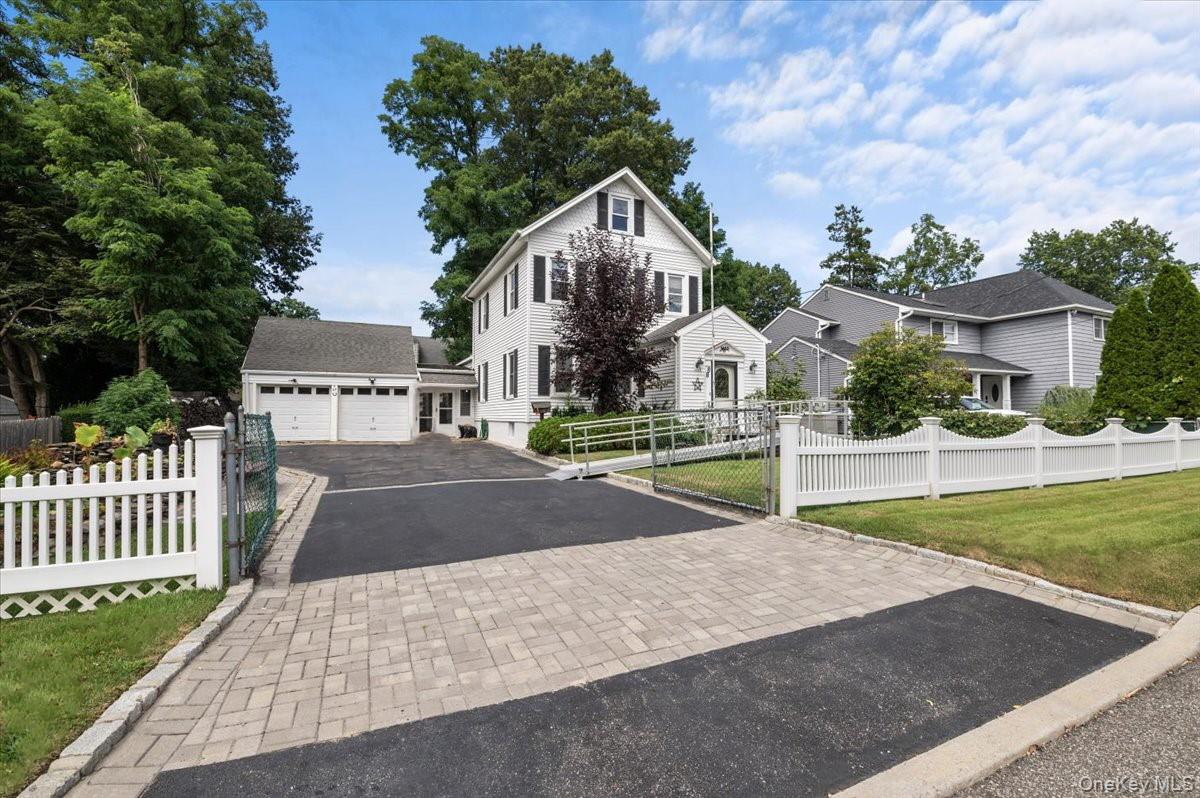88 Coles Street, Glen Cove, NY 11542