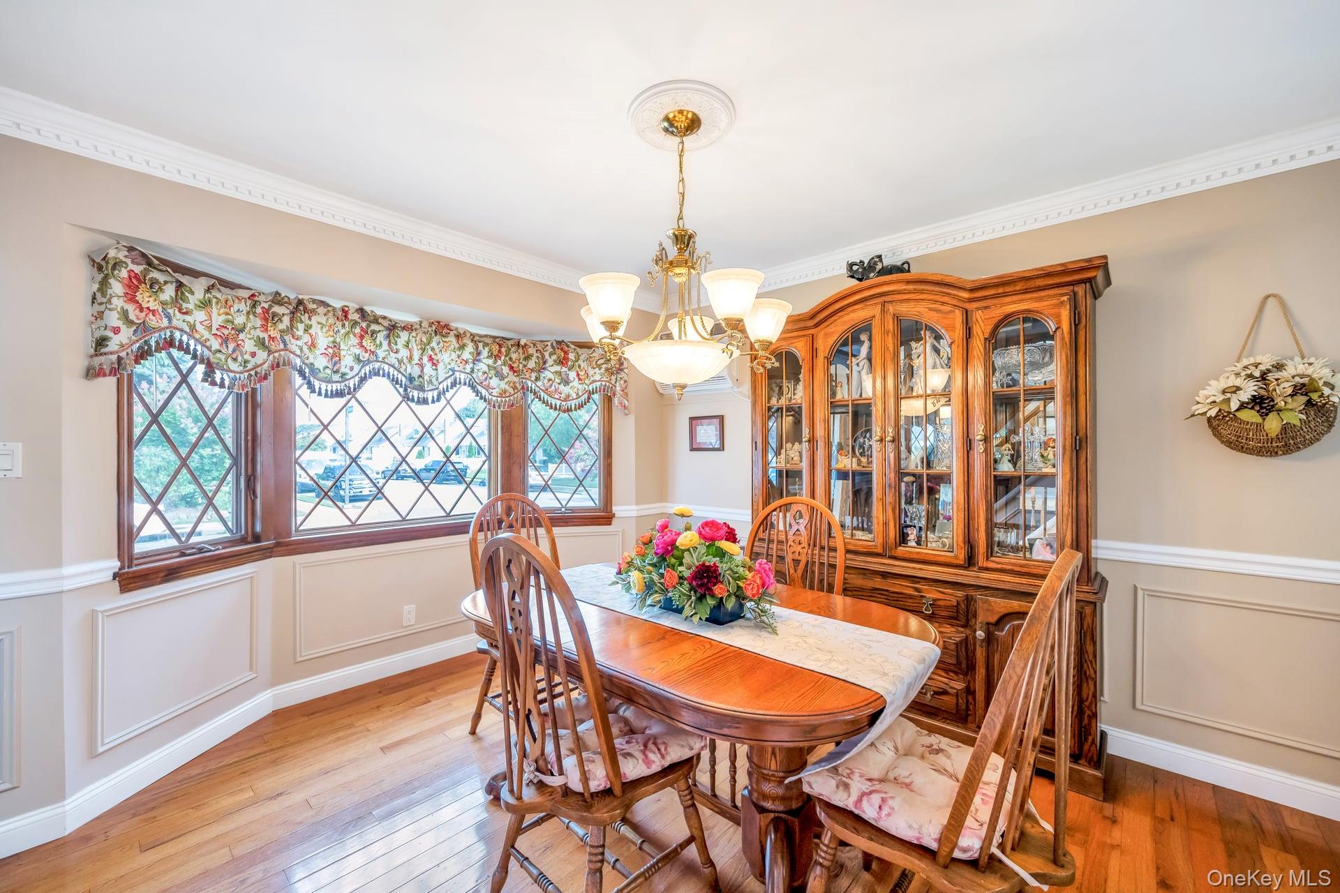 62 Vincent Road, Hicksville, NY 11801