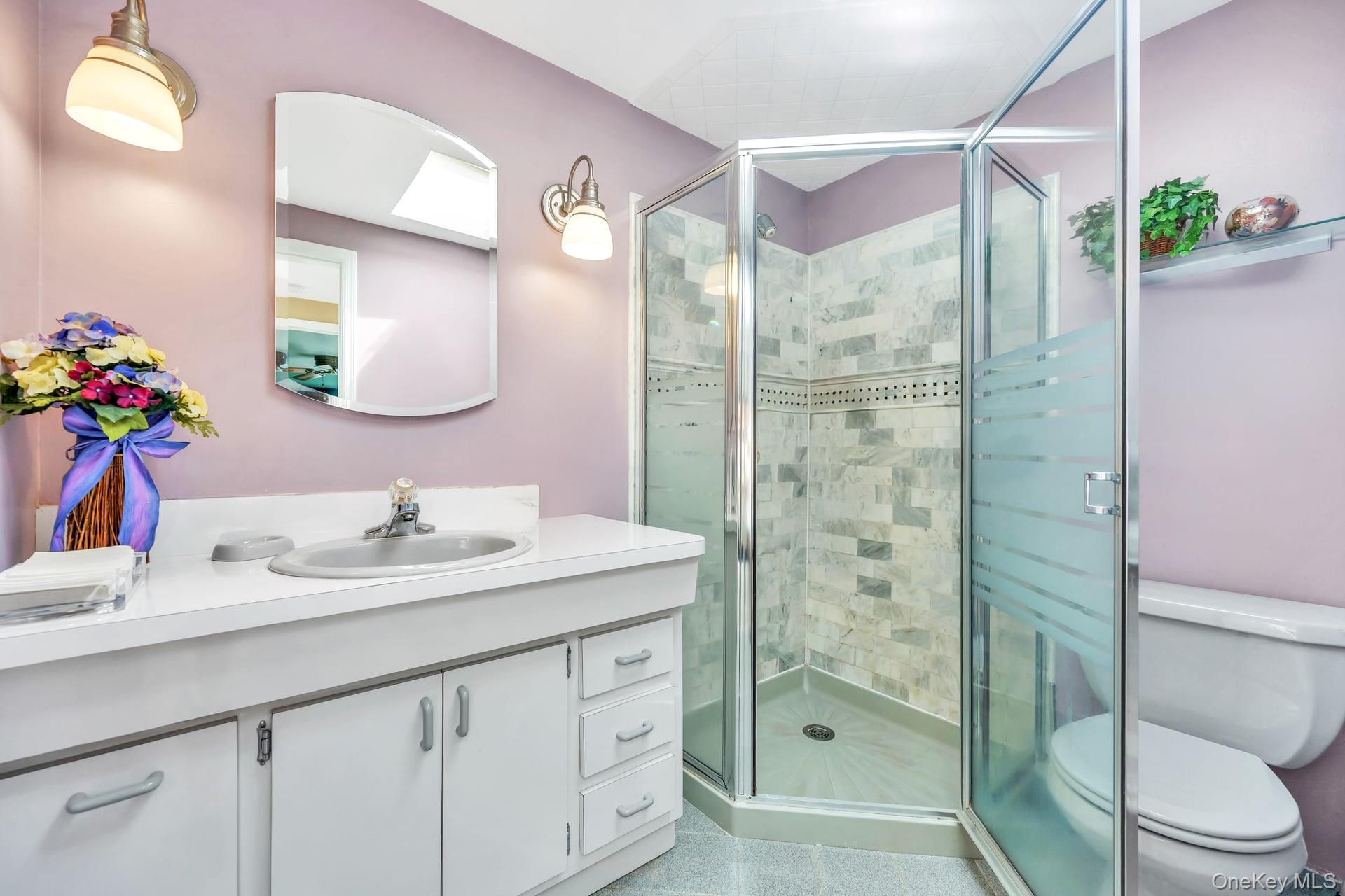 62 Vincent Road, Hicksville, NY 11801