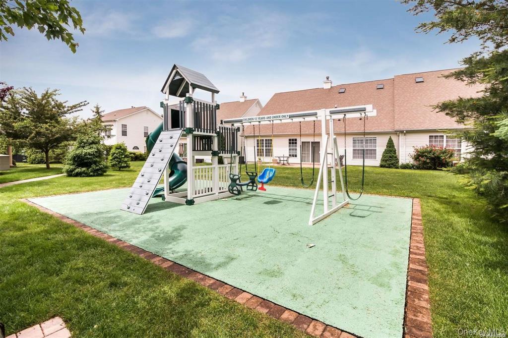 37 Constantine Way, Mount Sinai, NY 11766