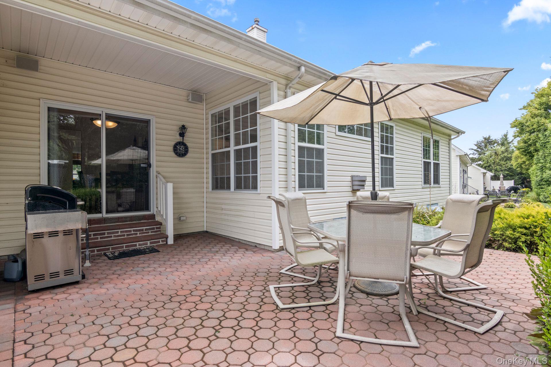 37 Constantine Way, Mount Sinai, NY 11766