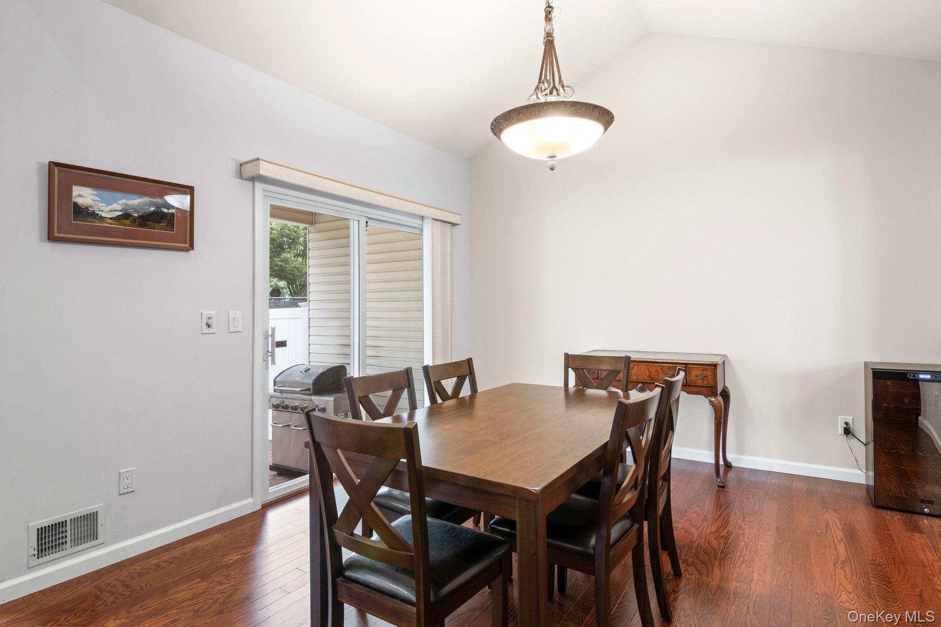 37 Constantine Way, Mount Sinai, NY 11766