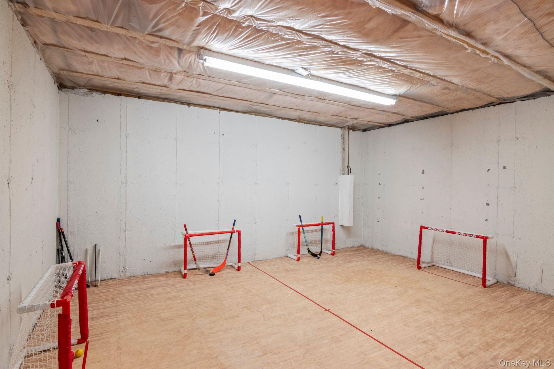 37 Constantine Way, Mount Sinai, NY 11766