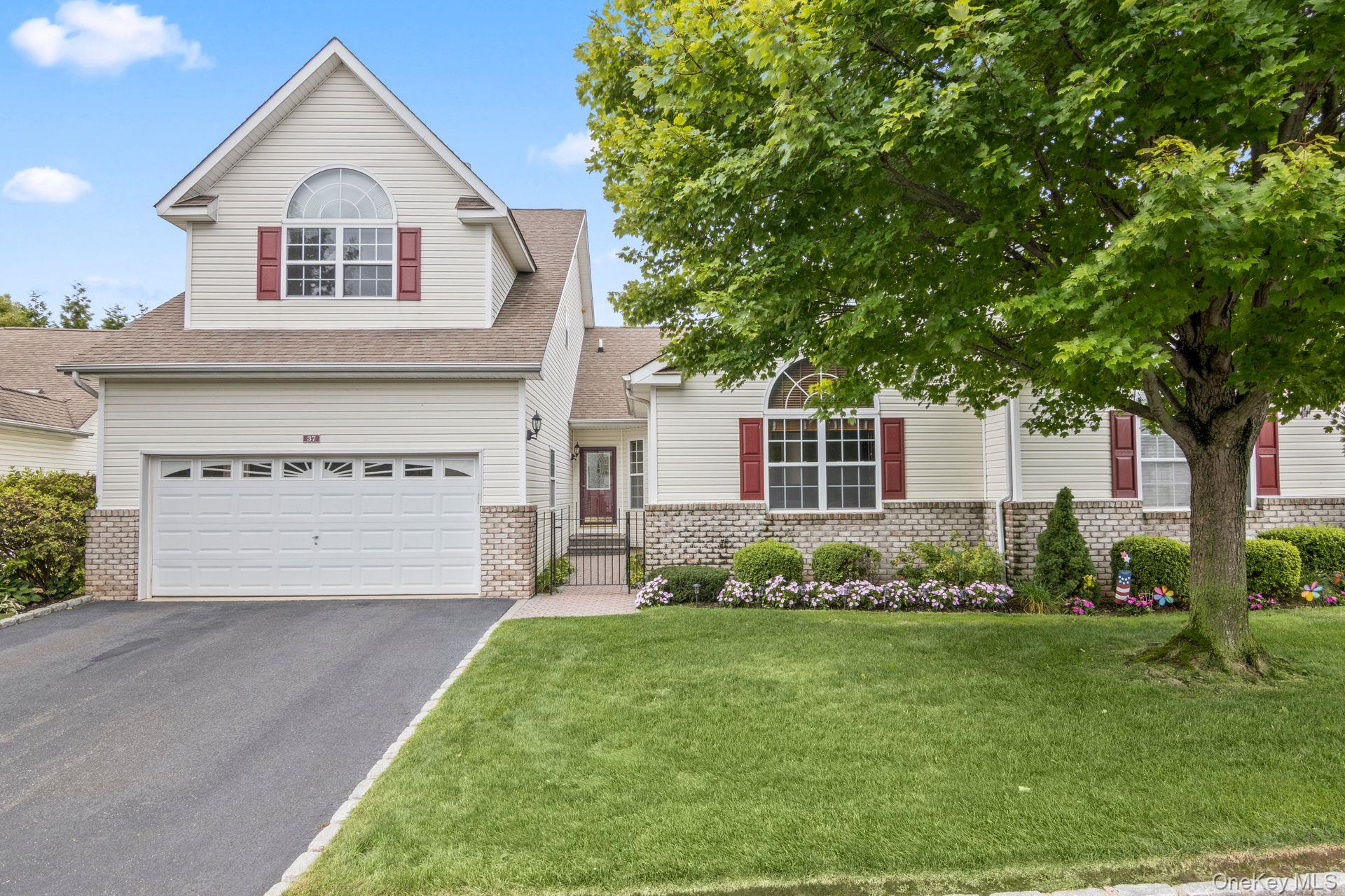 37 Constantine Way, Mount Sinai, NY 11766