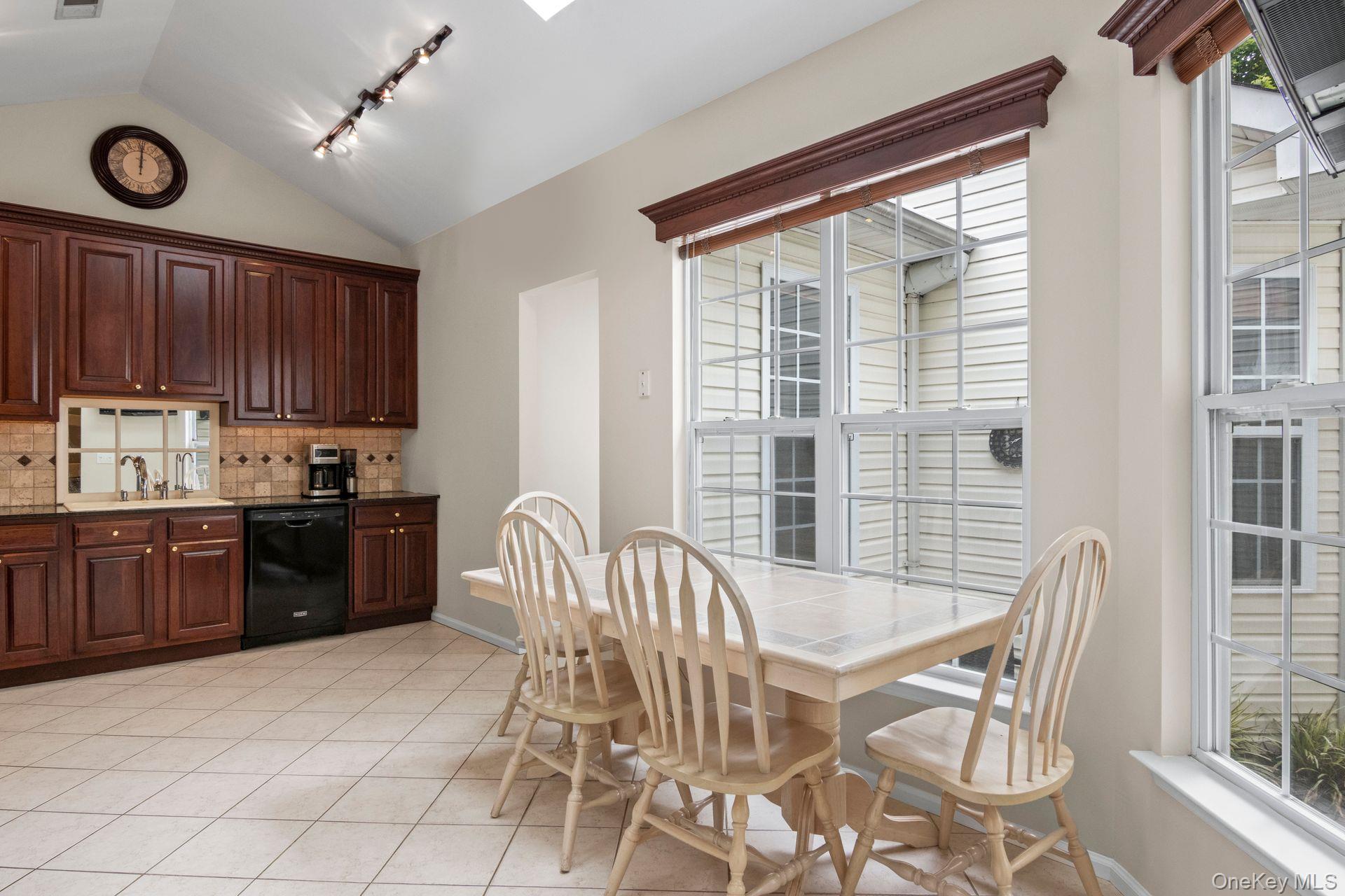 37 Constantine Way, Mount Sinai, NY 11766