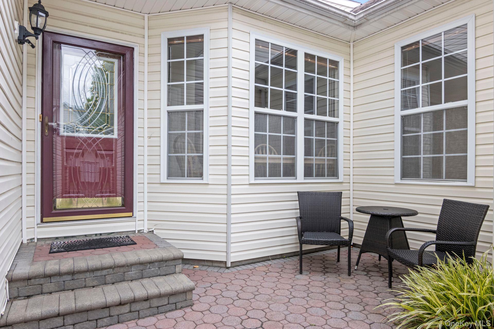 37 Constantine Way, Mount Sinai, NY 11766