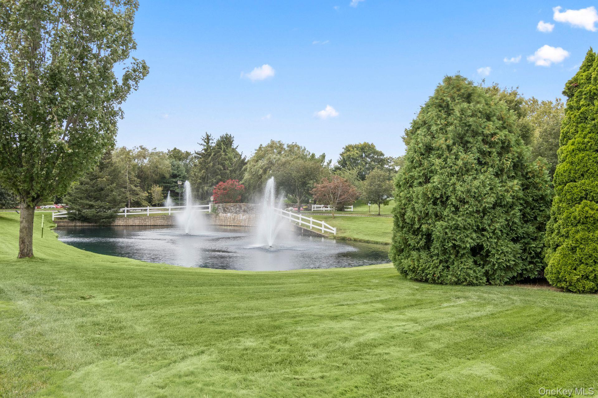 37 Constantine Way, Mount Sinai, NY 11766