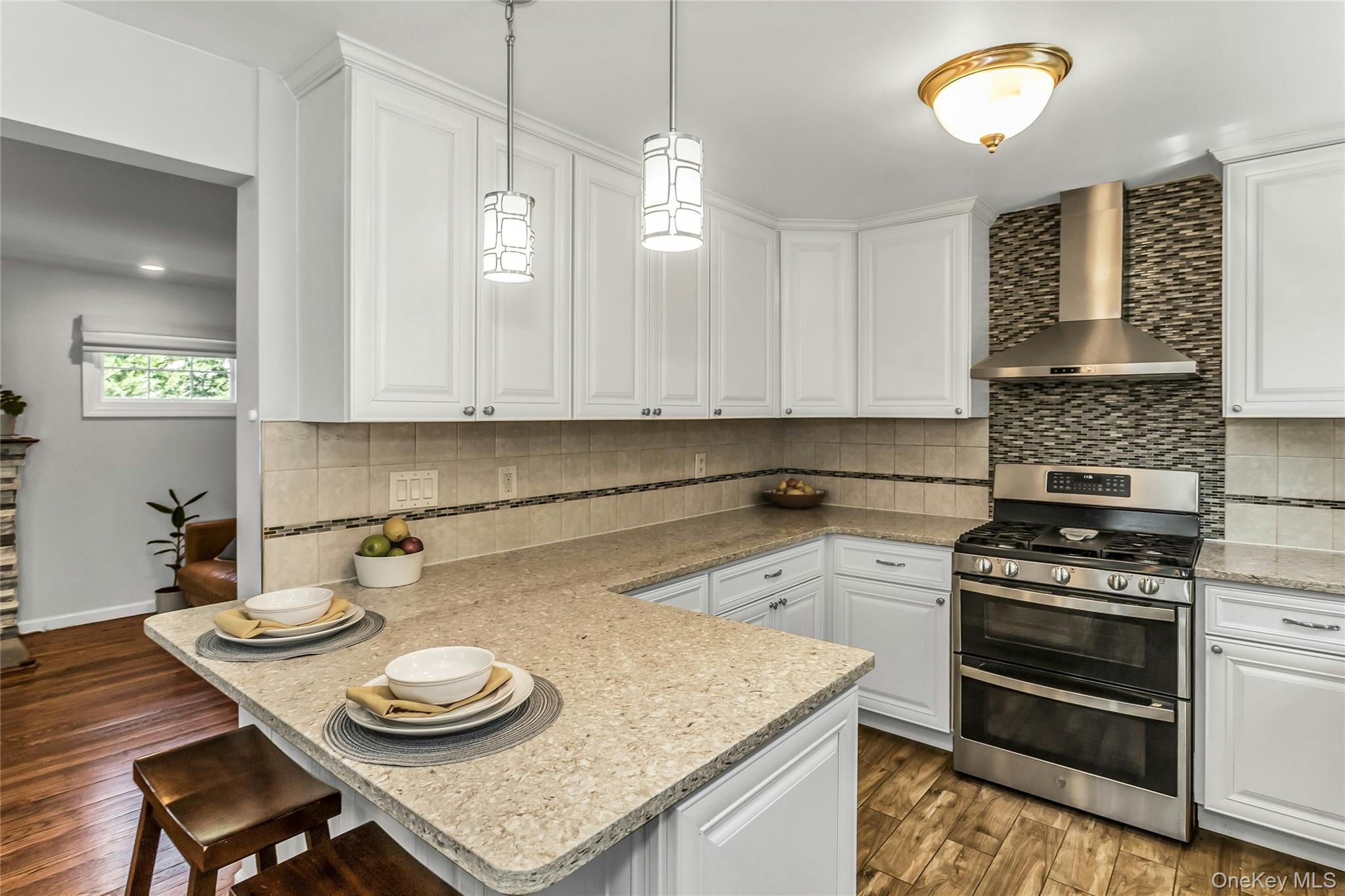 106 Scarcliffe Drive, Malverne, NY 11565