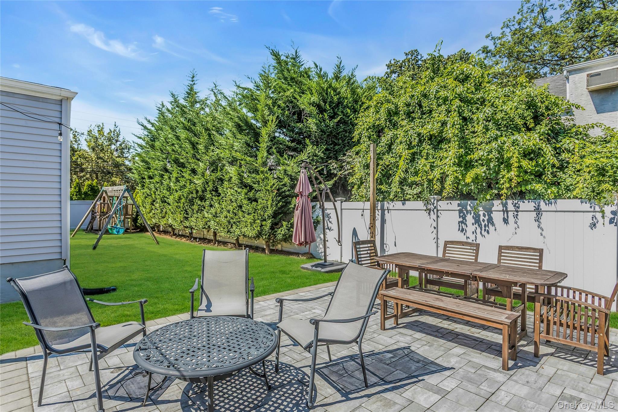 106 Scarcliffe Drive, Malverne, NY 11565