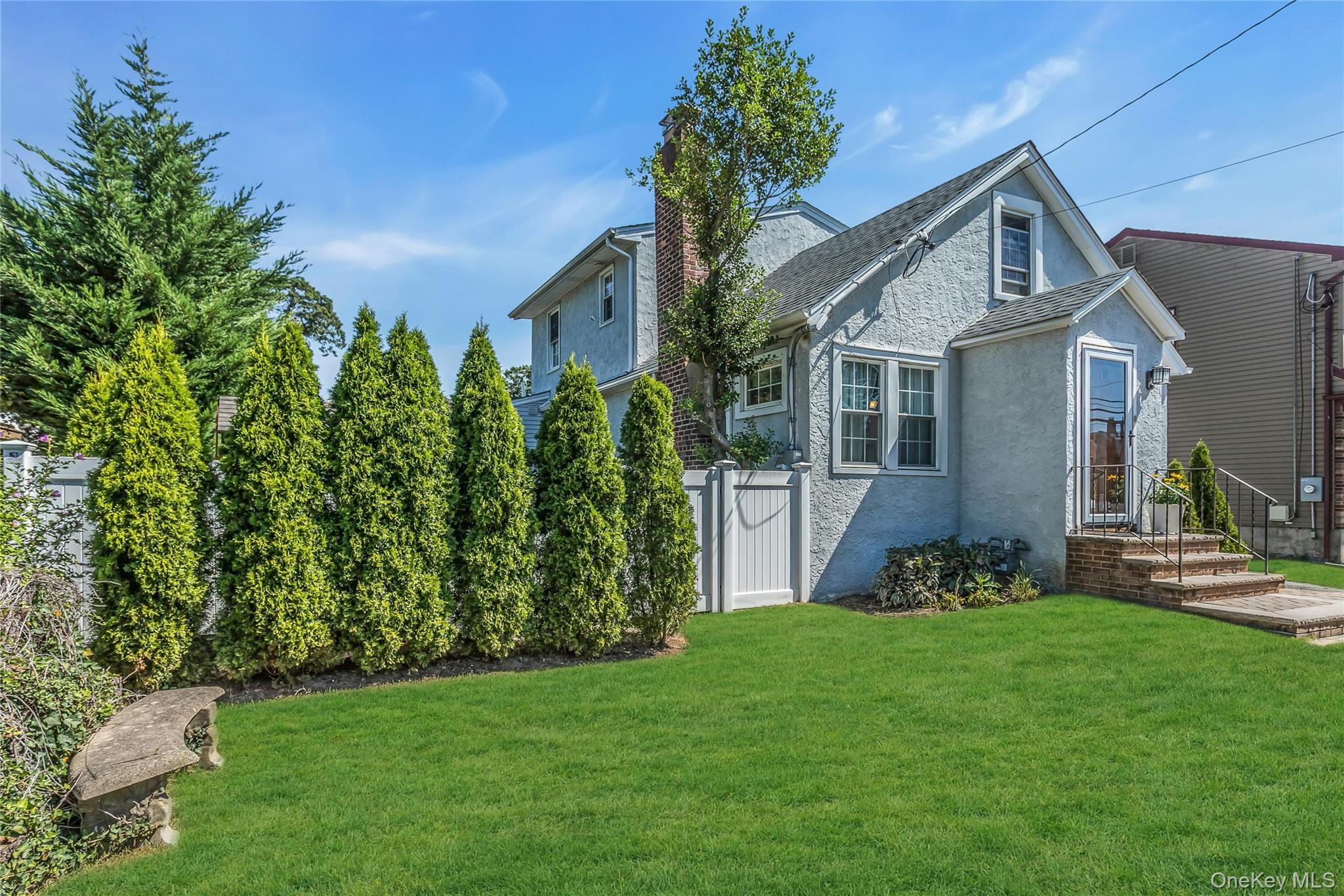 106 Scarcliffe Drive, Malverne, NY 11565