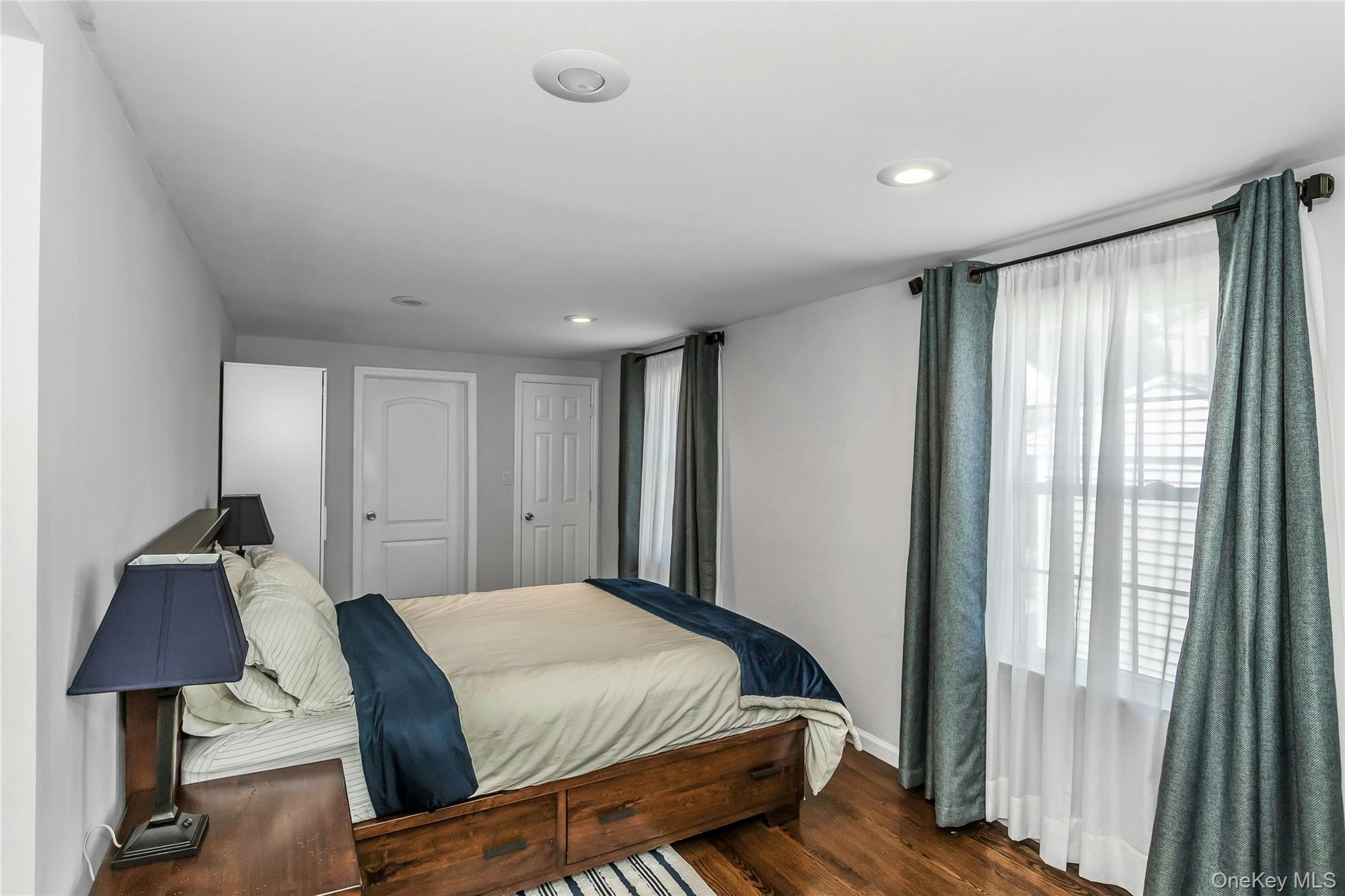 106 Scarcliffe Drive, Malverne, NY 11565