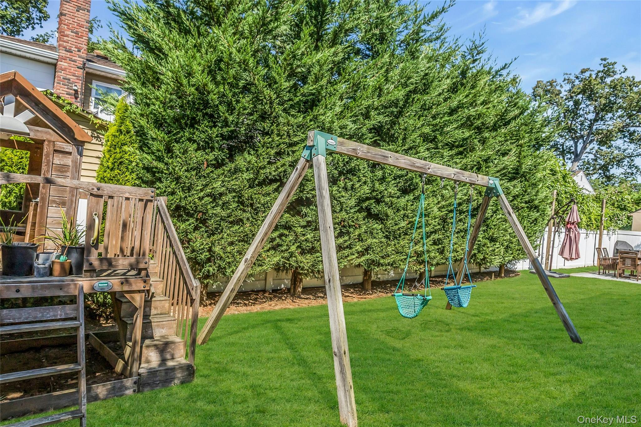 106 Scarcliffe Drive, Malverne, NY 11565