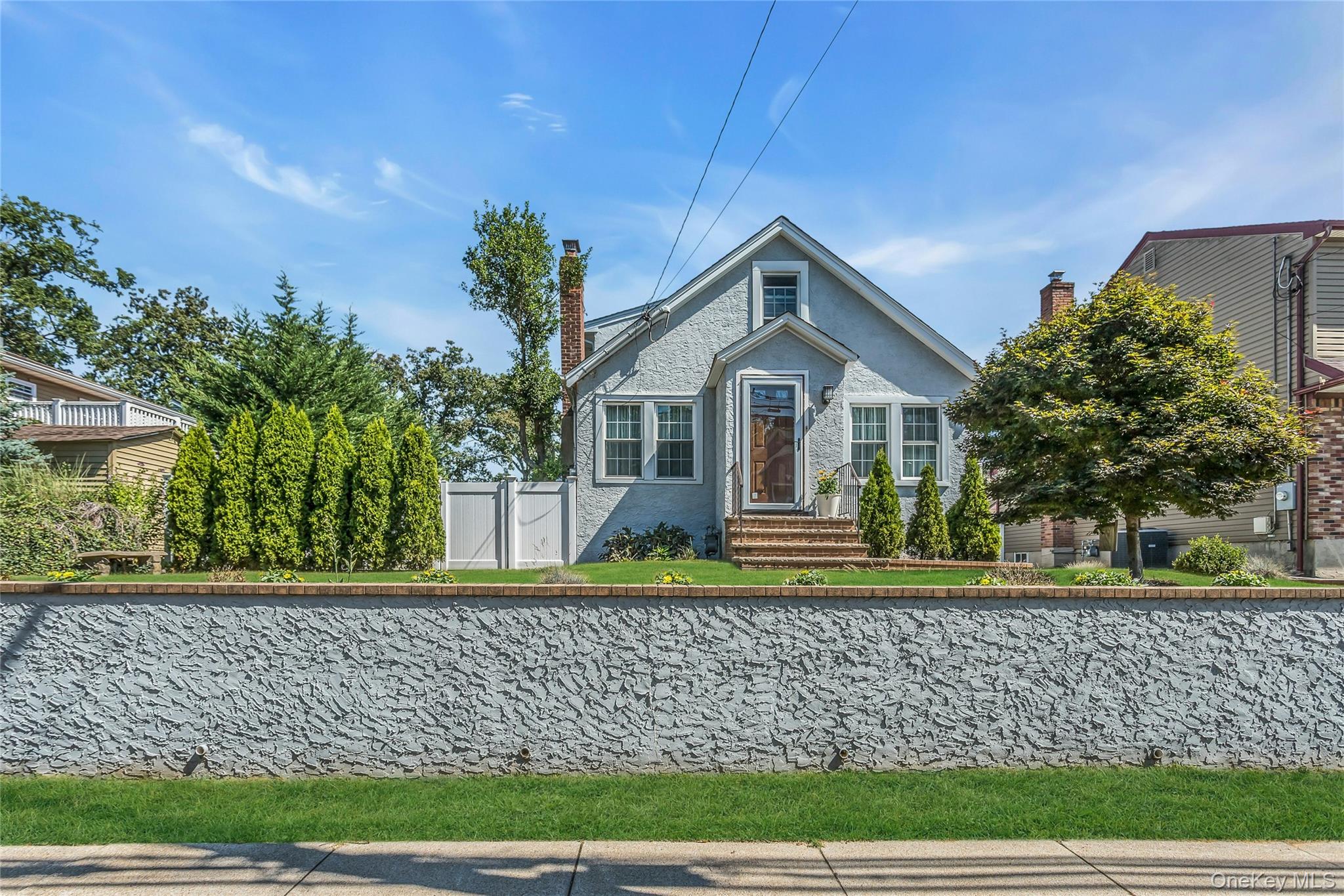 106 Scarcliffe Drive, Malverne, NY 11565