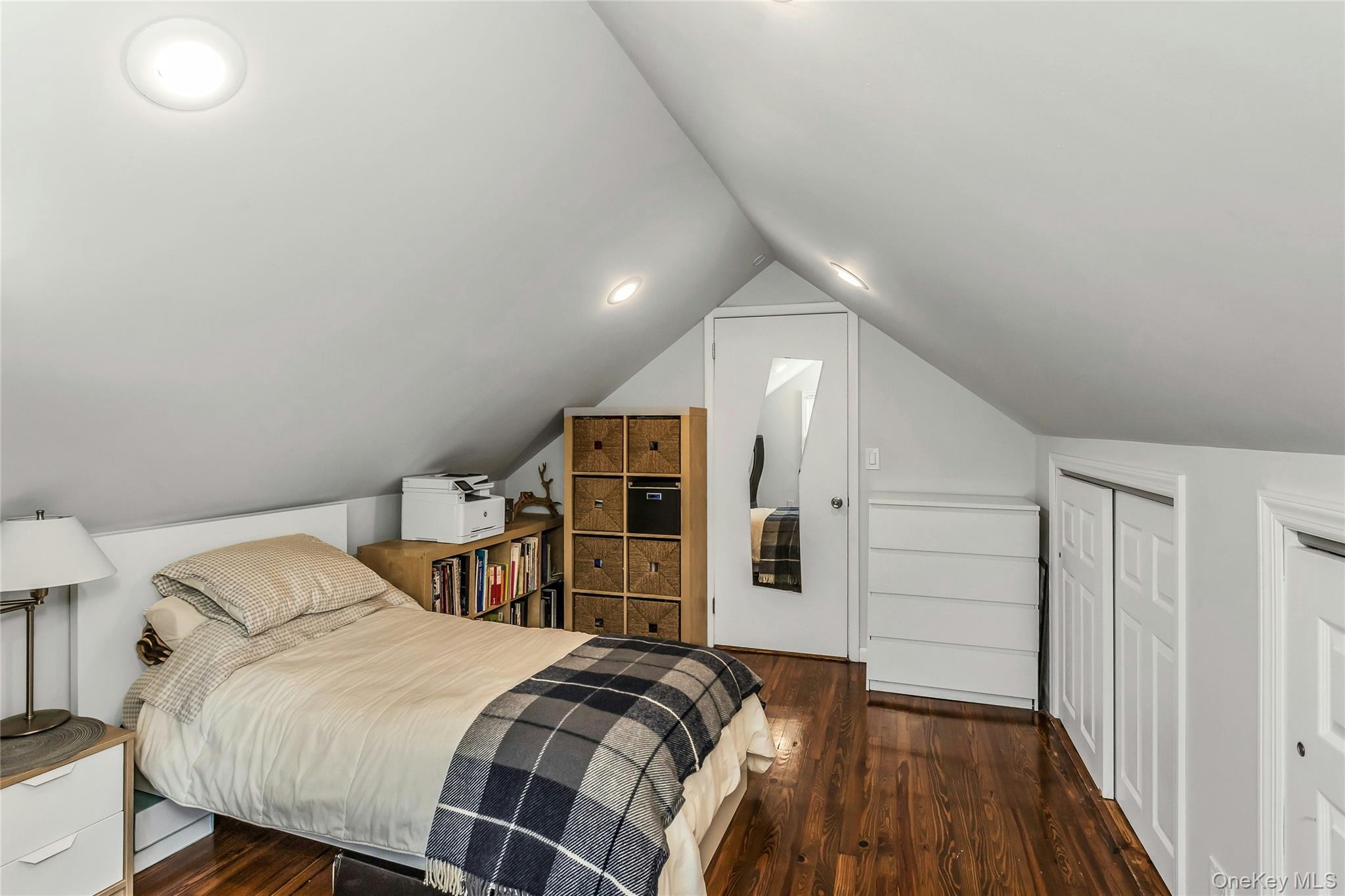 106 Scarcliffe Drive, Malverne, NY 11565