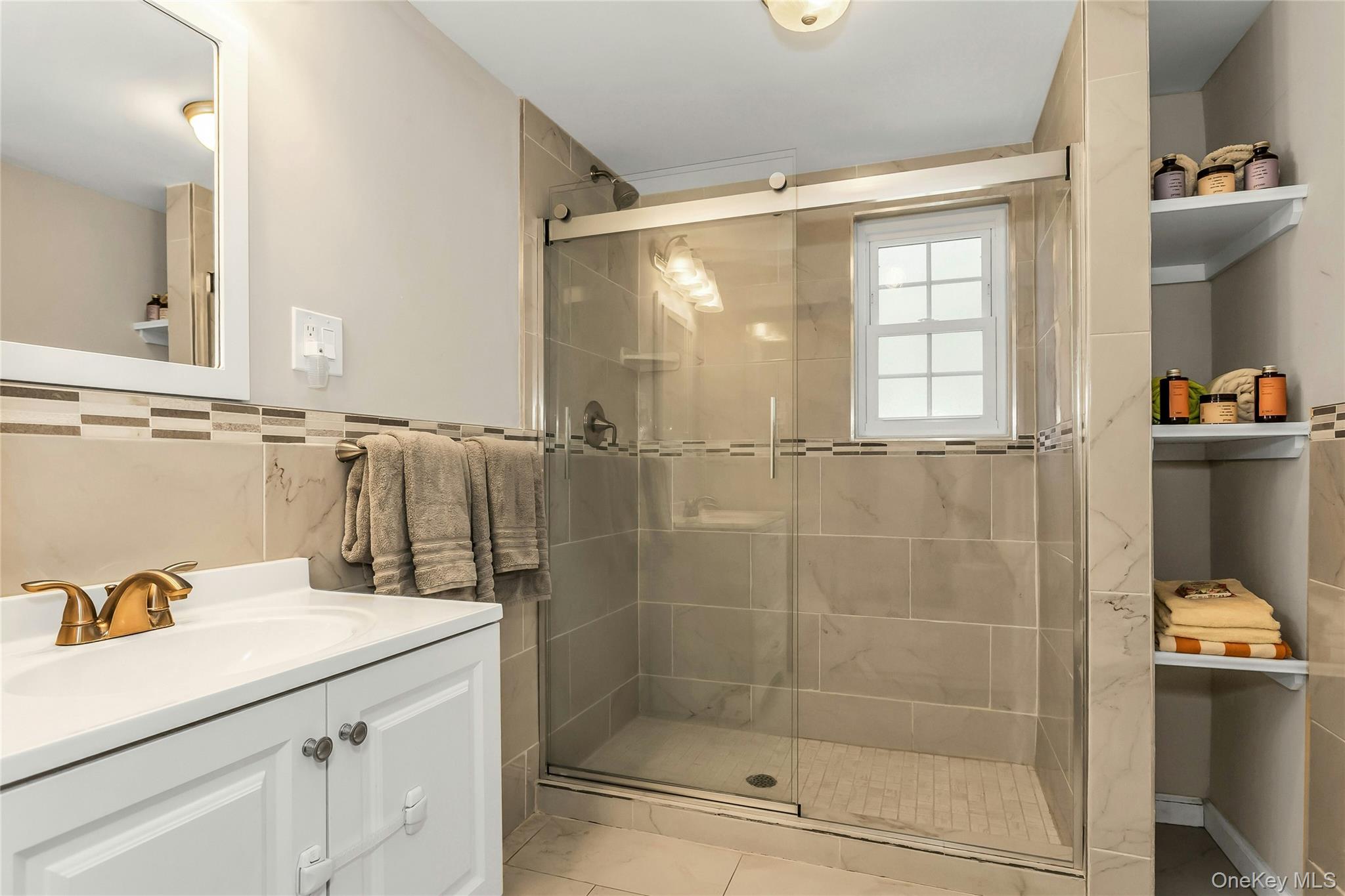 106 Scarcliffe Drive, Malverne, NY 11565