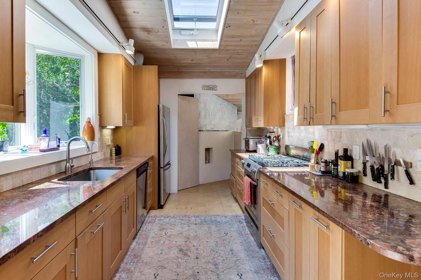 320 Shore Road, Amagansett, NY 11930