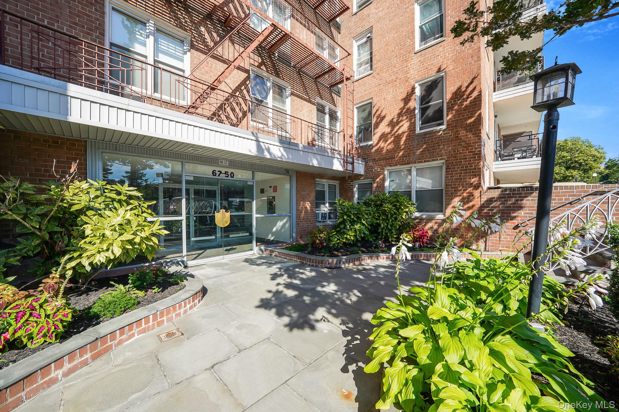 67-50 Thornton Place # 4U, Forest Hills, NY 11375
