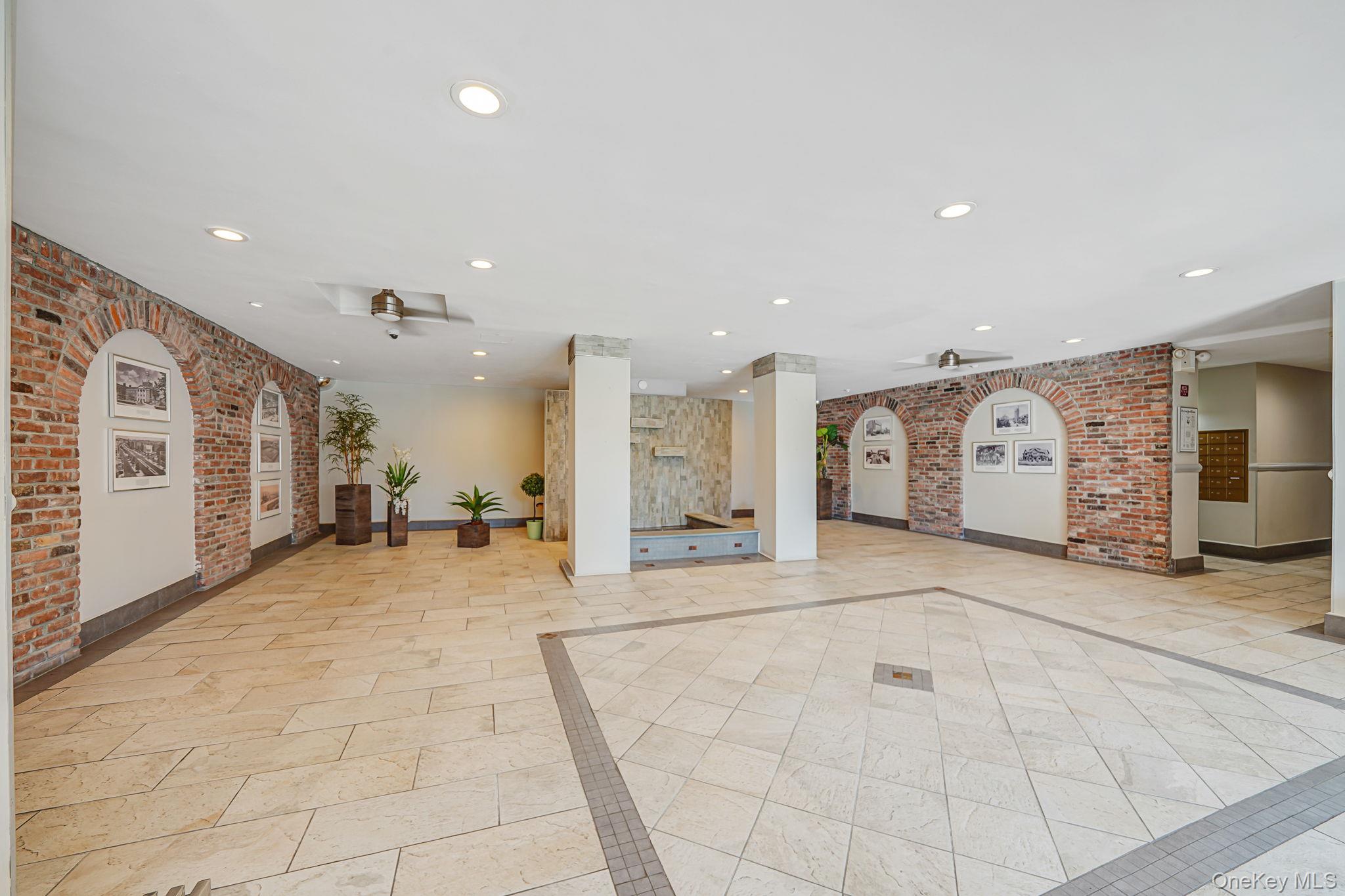 67-50 Thornton Place # 4U, Forest Hills, NY 11375