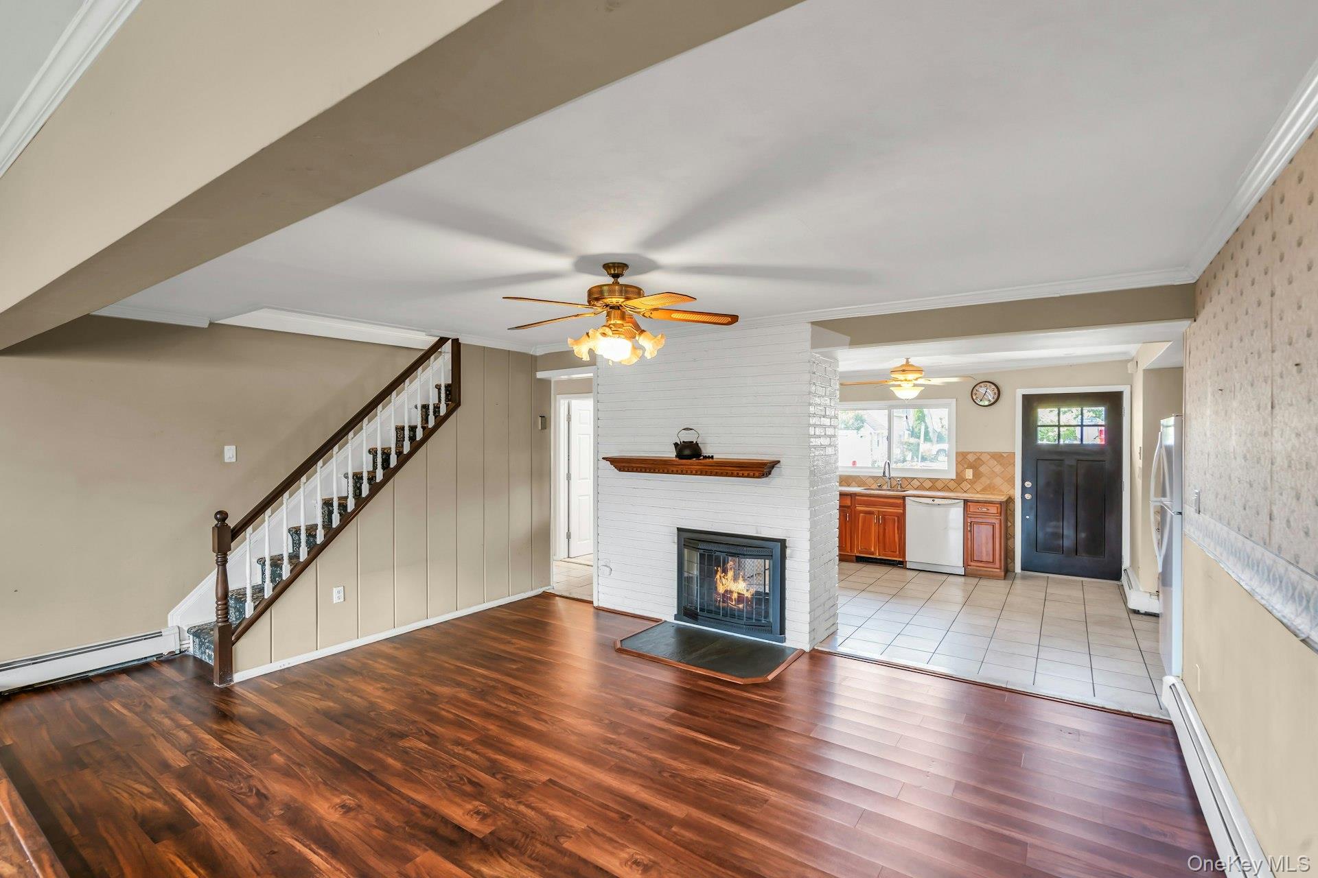 7 Tanager Lane, Levittown, NY 11756