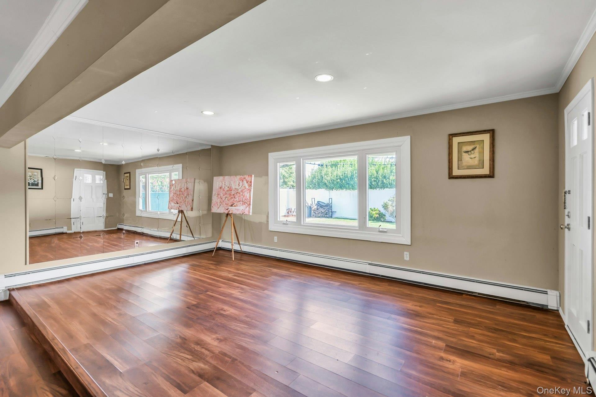 7 Tanager Lane, Levittown, NY 11756