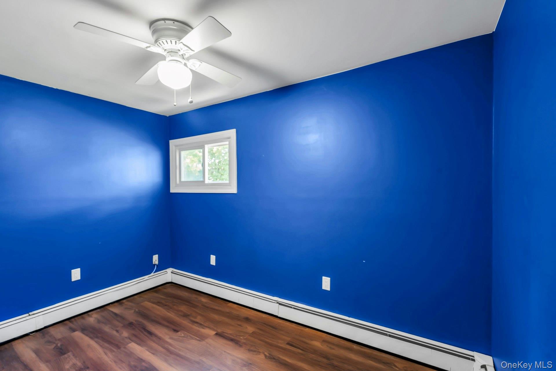 7 Tanager Lane, Levittown, NY 11756