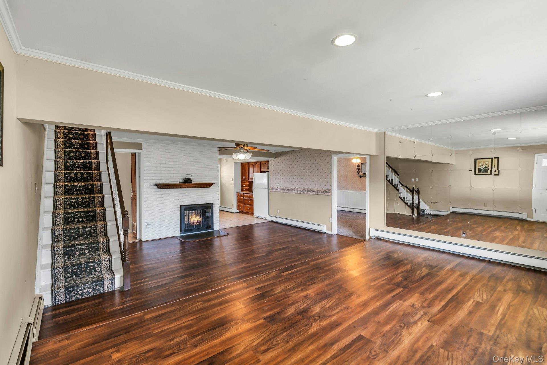 7 Tanager Lane, Levittown, NY 11756