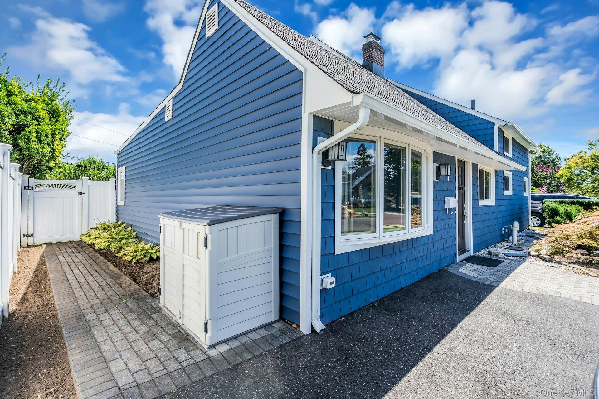 7 Tanager Lane, Levittown, NY 11756