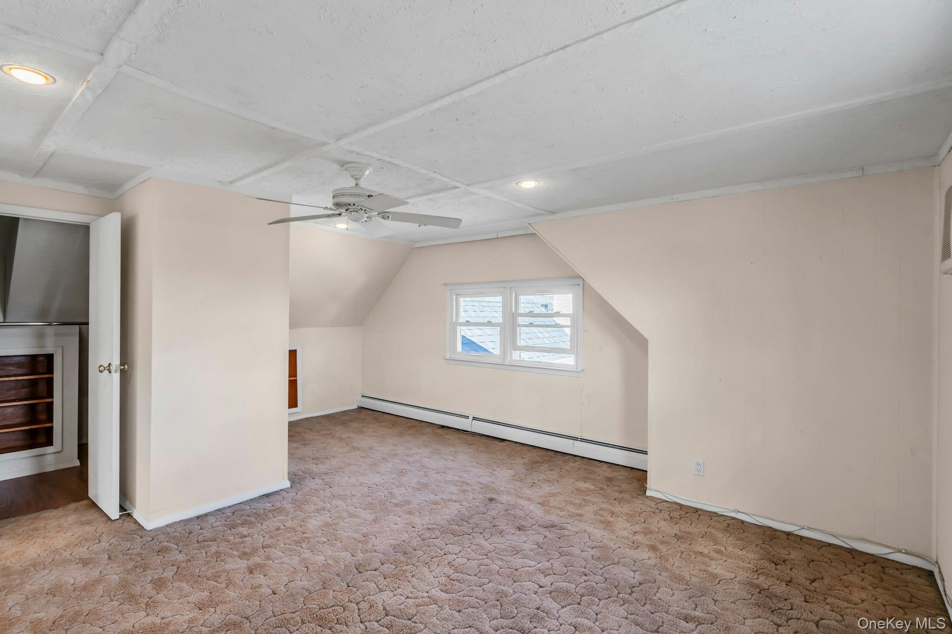 7 Tanager Lane, Levittown, NY 11756