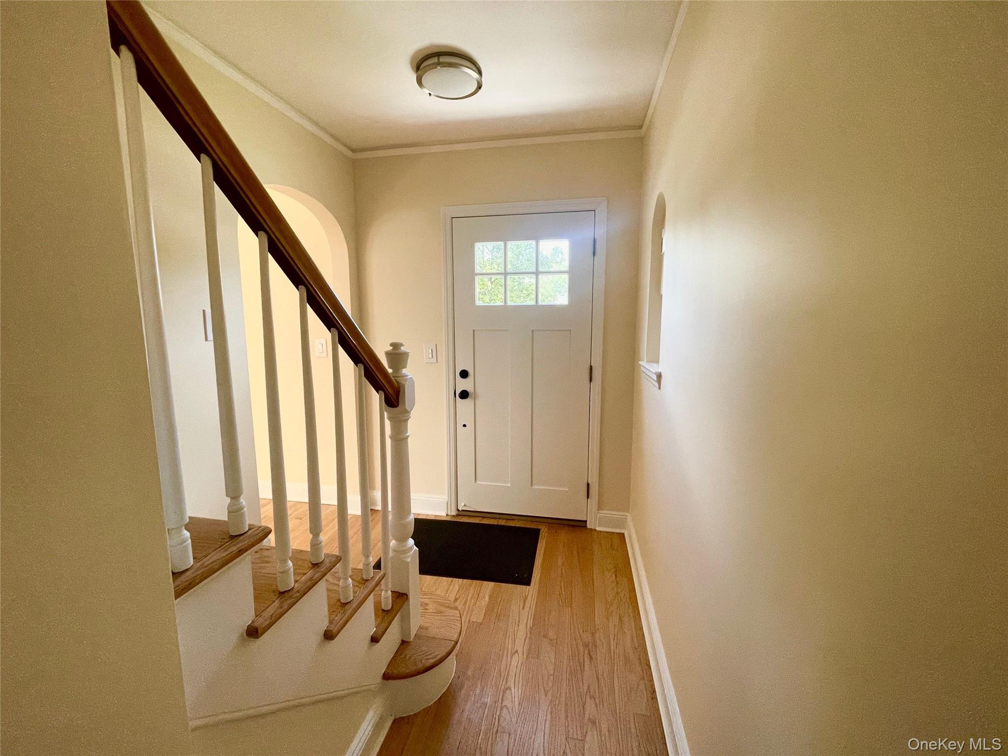 24 Tulip Lane, New Hyde Park, NY 11040