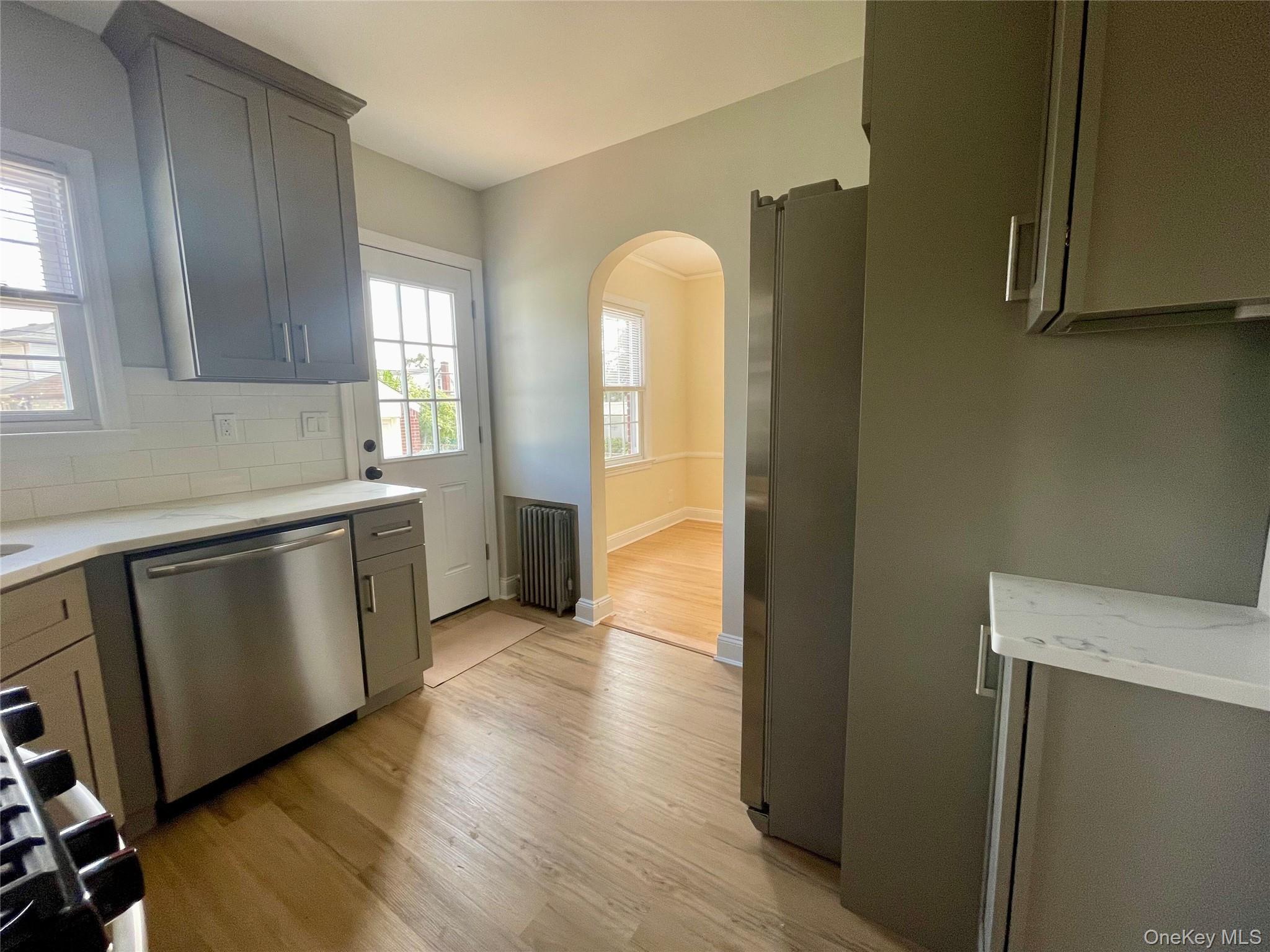 24 Tulip Lane, New Hyde Park, NY 11040