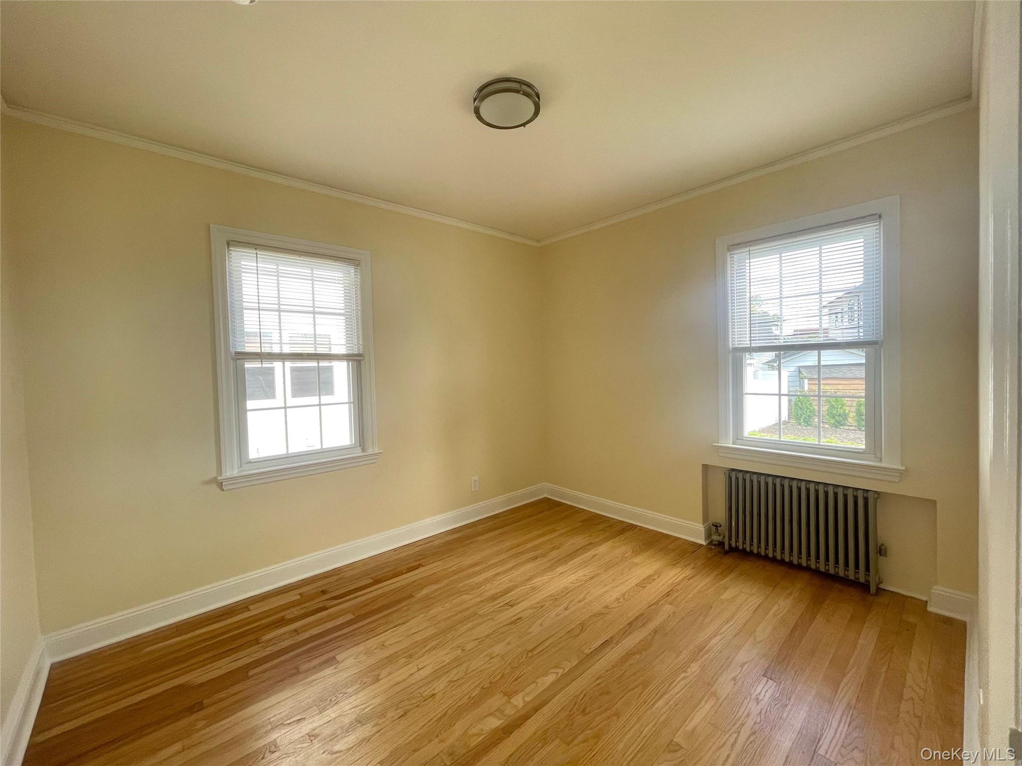 24 Tulip Lane, New Hyde Park, NY 11040