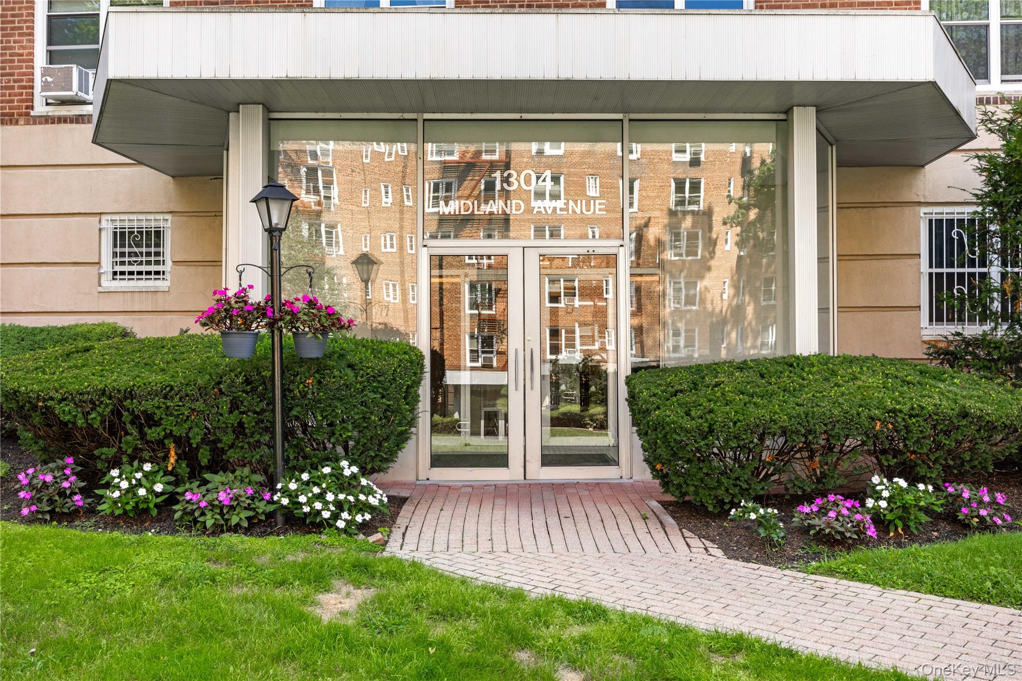 1304 Midland Avenue # C20, Yonkers, NY 10704