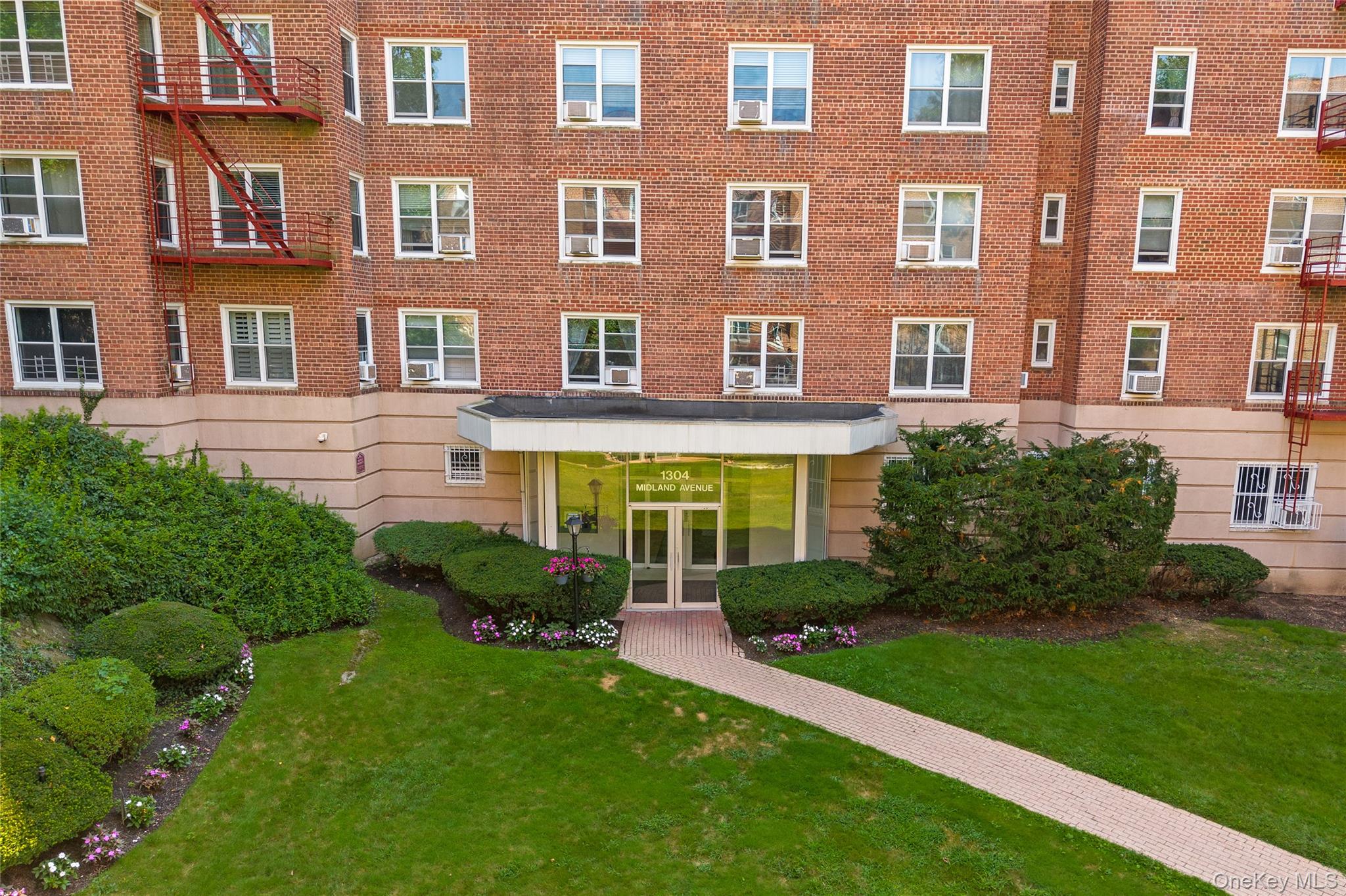 1304 Midland Avenue # C20, Yonkers, NY 10704