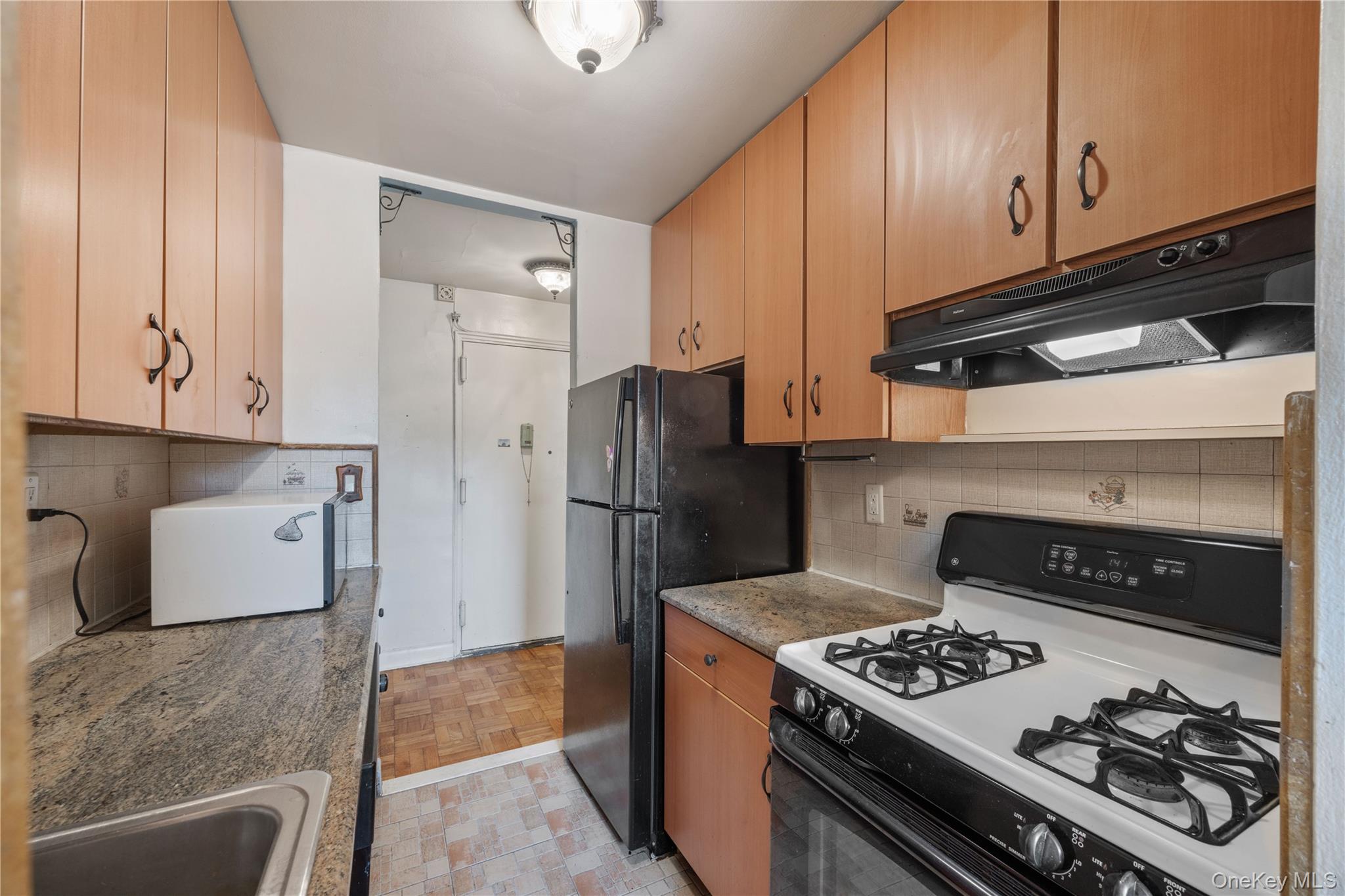 1304 Midland Avenue # C20, Yonkers, NY 10704