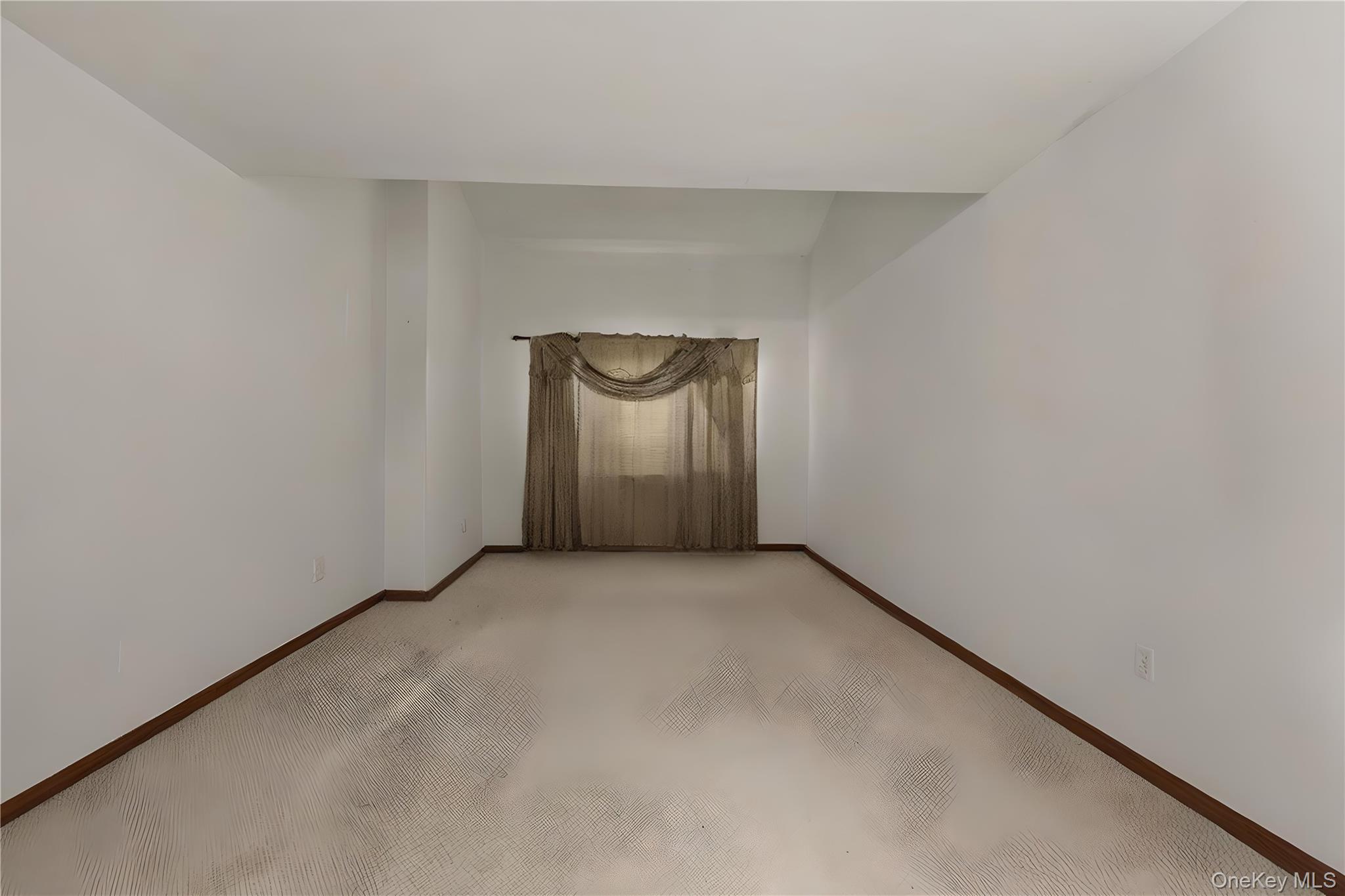 18 Lakeside Lane, Bay Shore, NY 11706