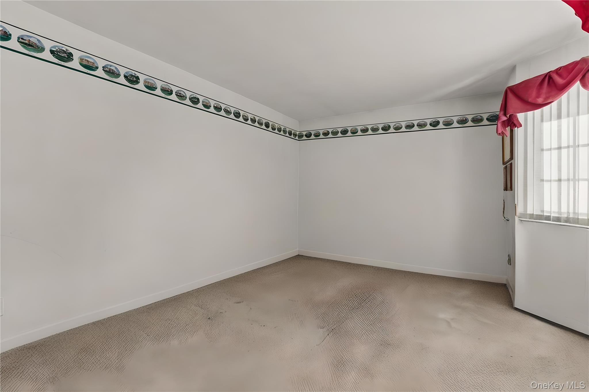 18 Lakeside Lane, Bay Shore, NY 11706