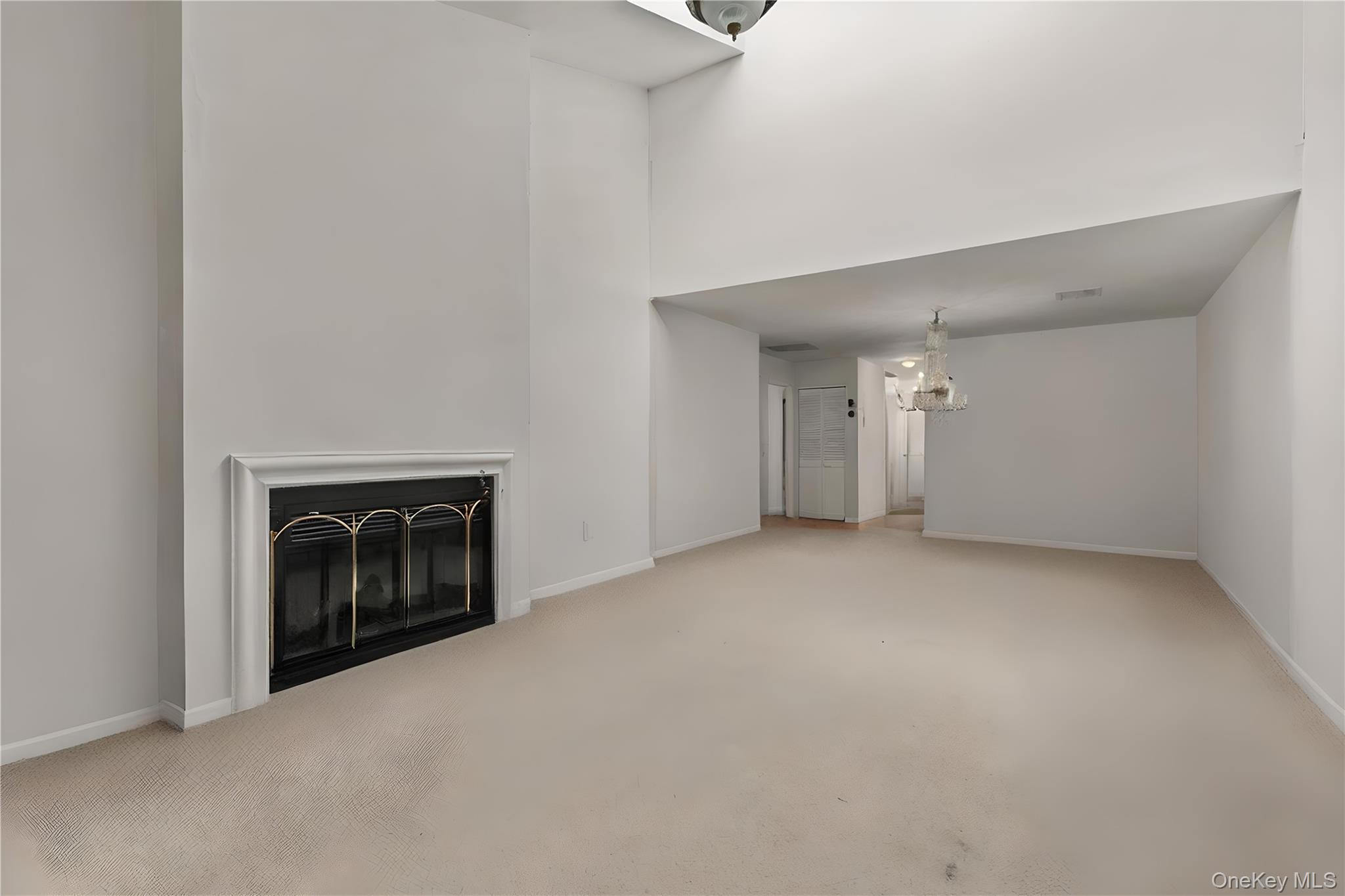 18 Lakeside Lane, Bay Shore, NY 11706