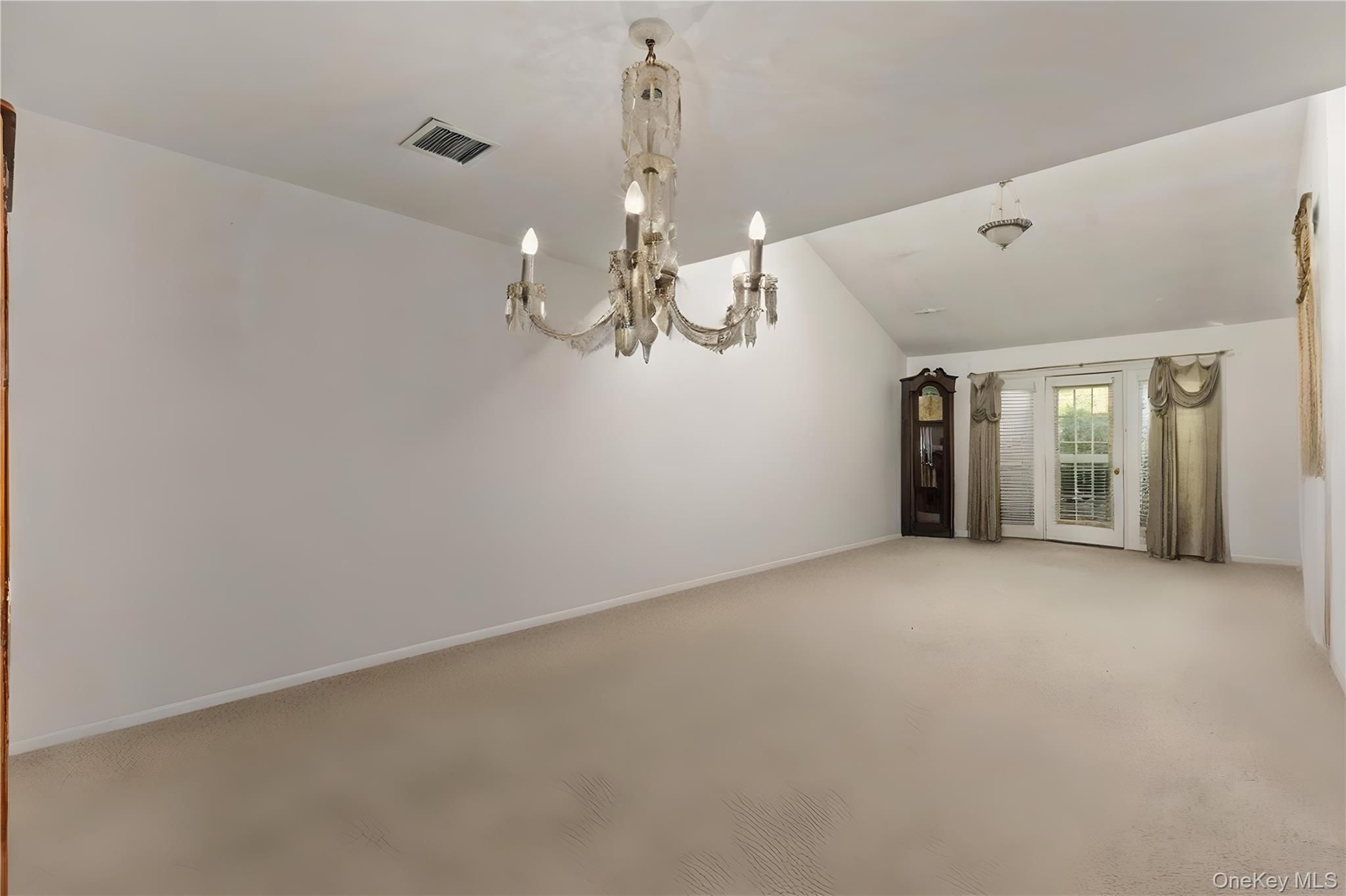 18 Lakeside Lane, Bay Shore, NY 11706