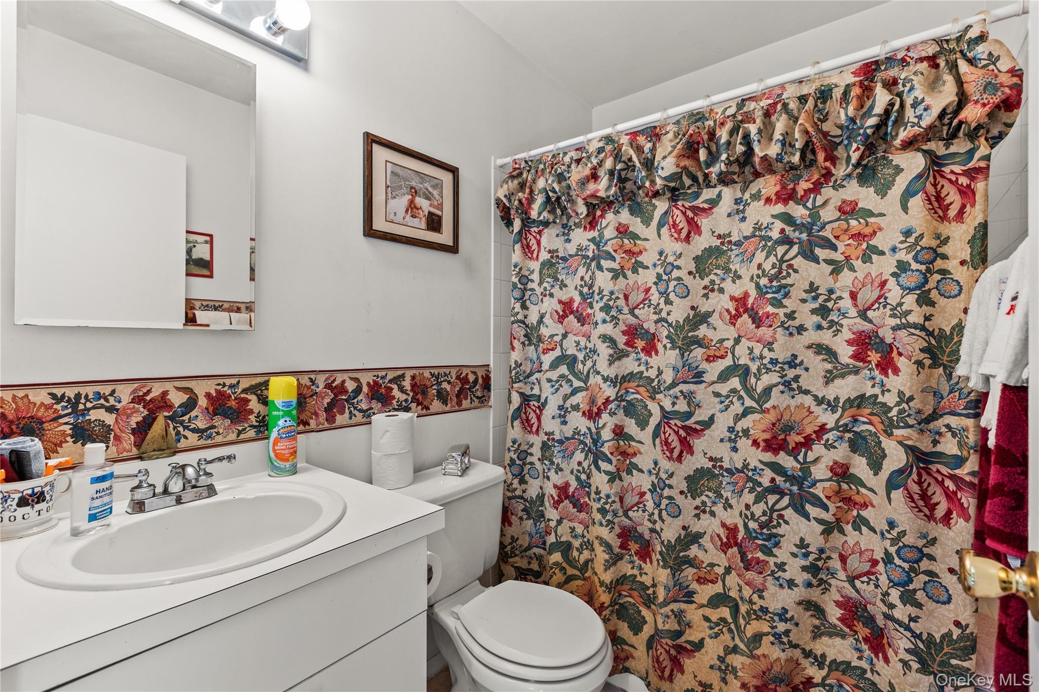 18 Lakeside Lane, Bay Shore, NY 11706