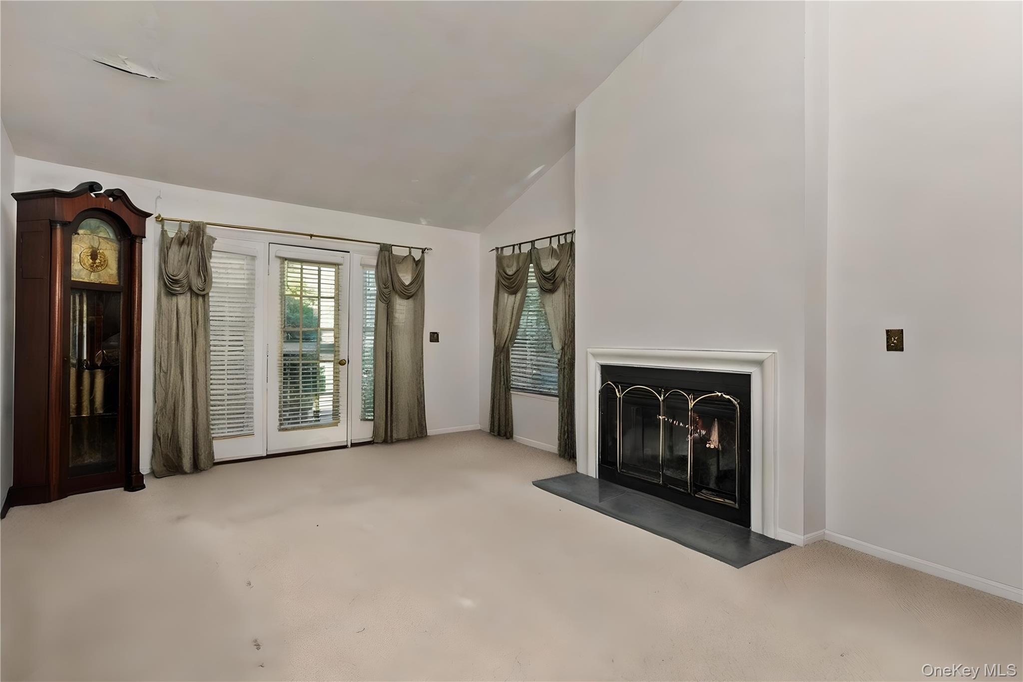 18 Lakeside Lane, Bay Shore, NY 11706