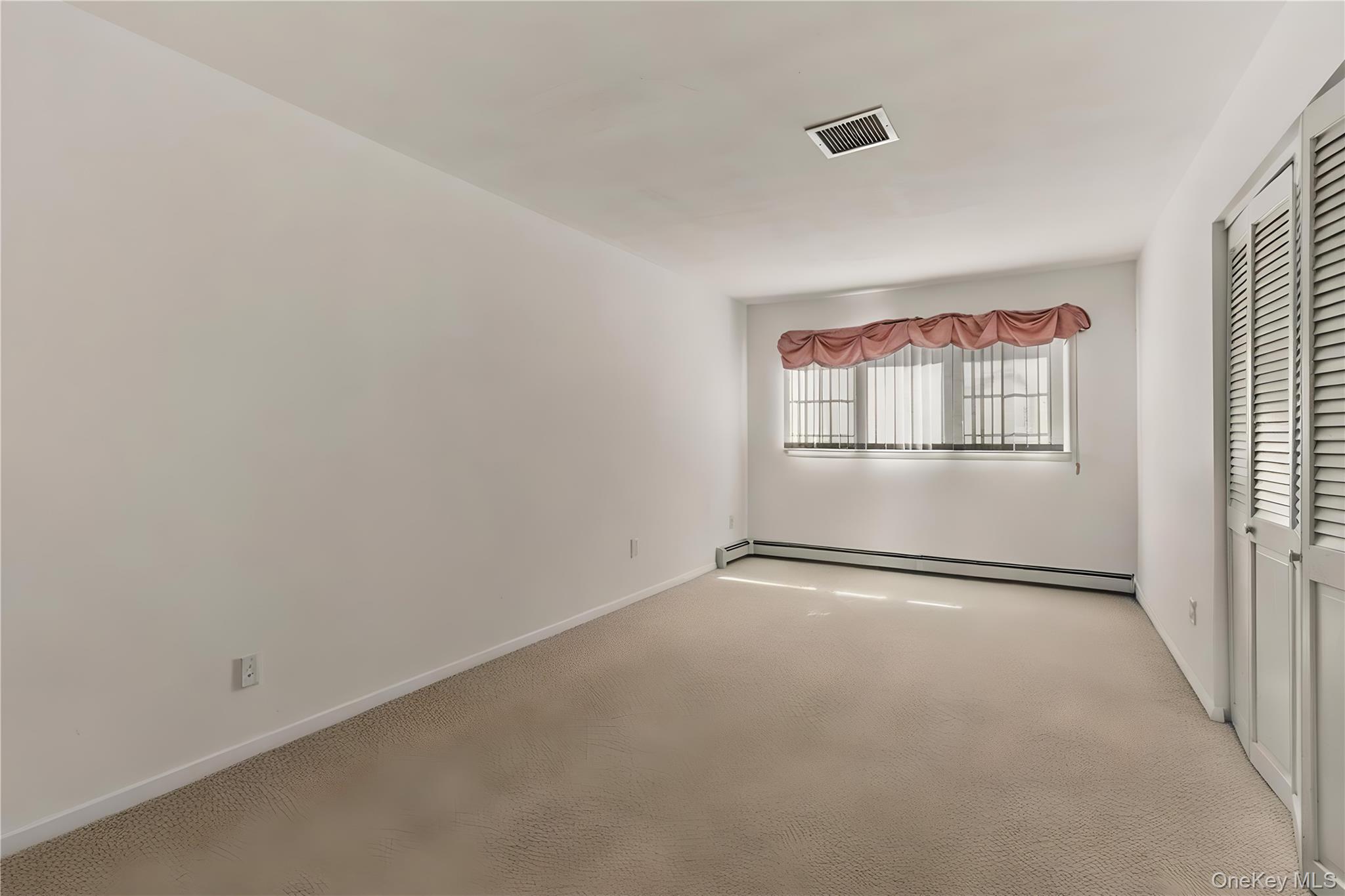 18 Lakeside Lane, Bay Shore, NY 11706