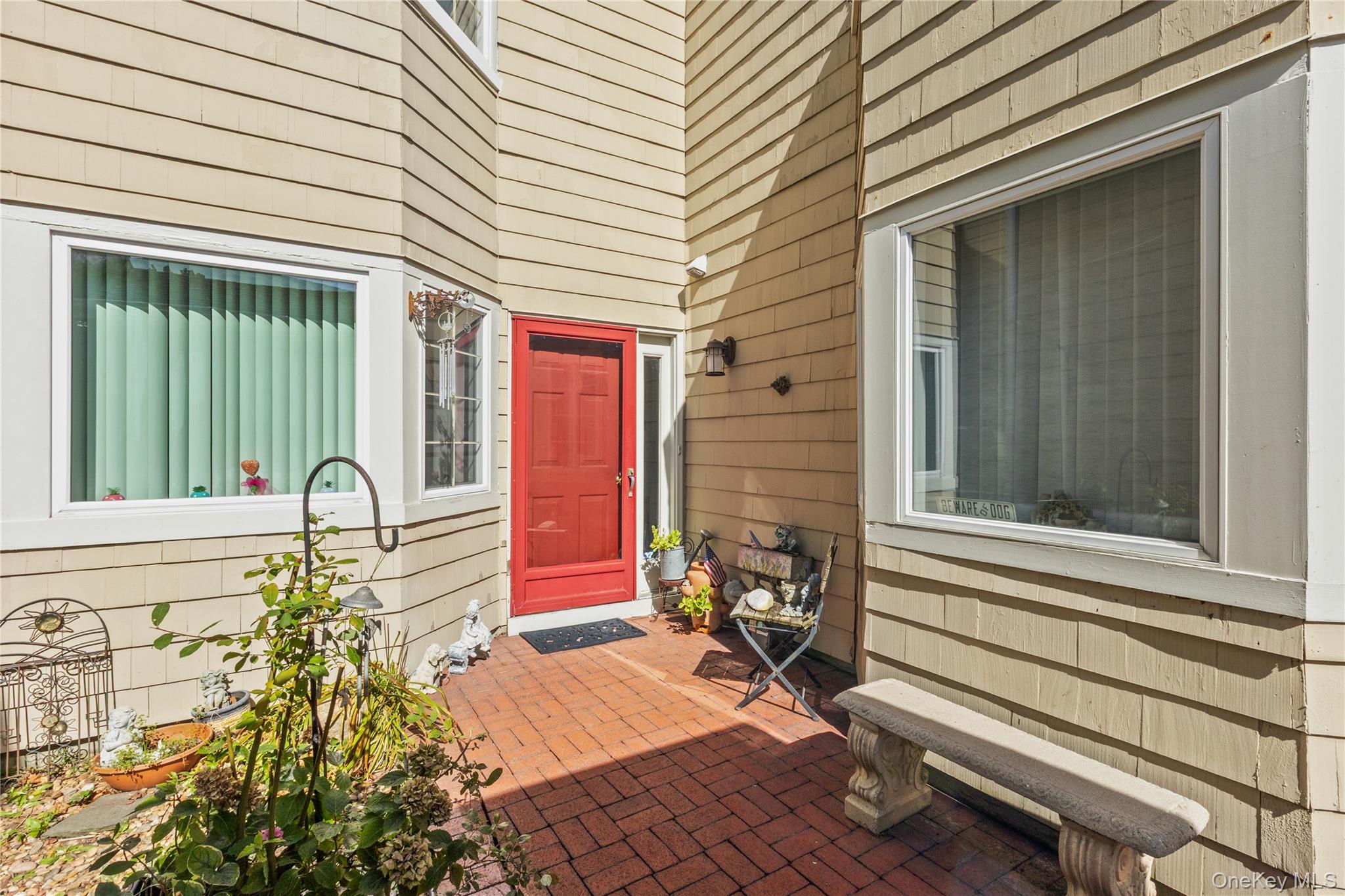 18 Lakeside Lane, Bay Shore, NY 11706