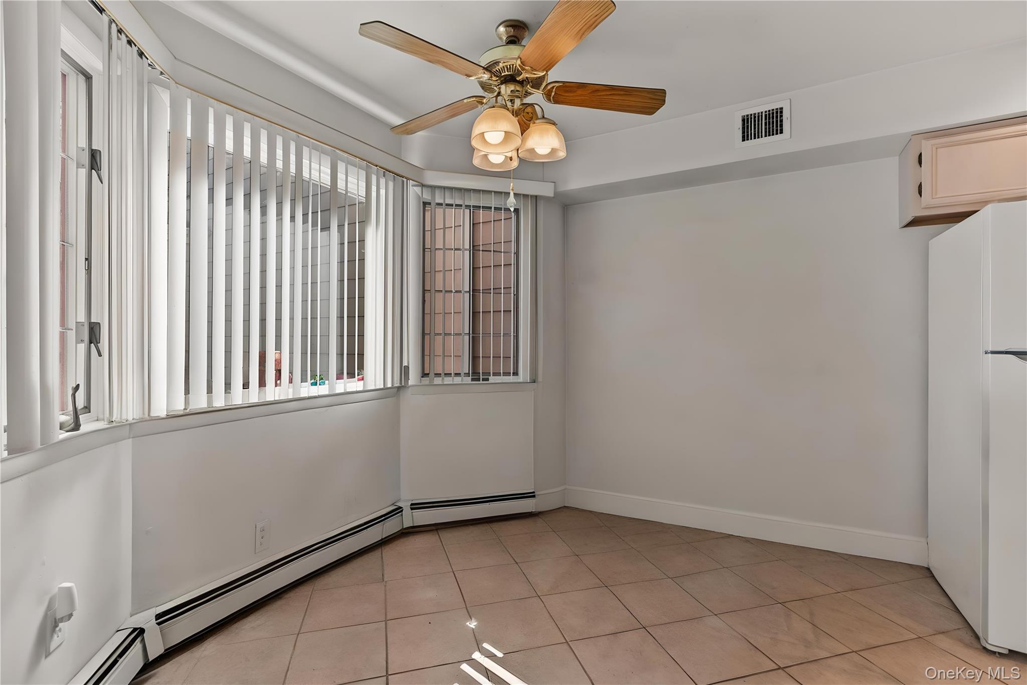 18 Lakeside Lane, Bay Shore, NY 11706