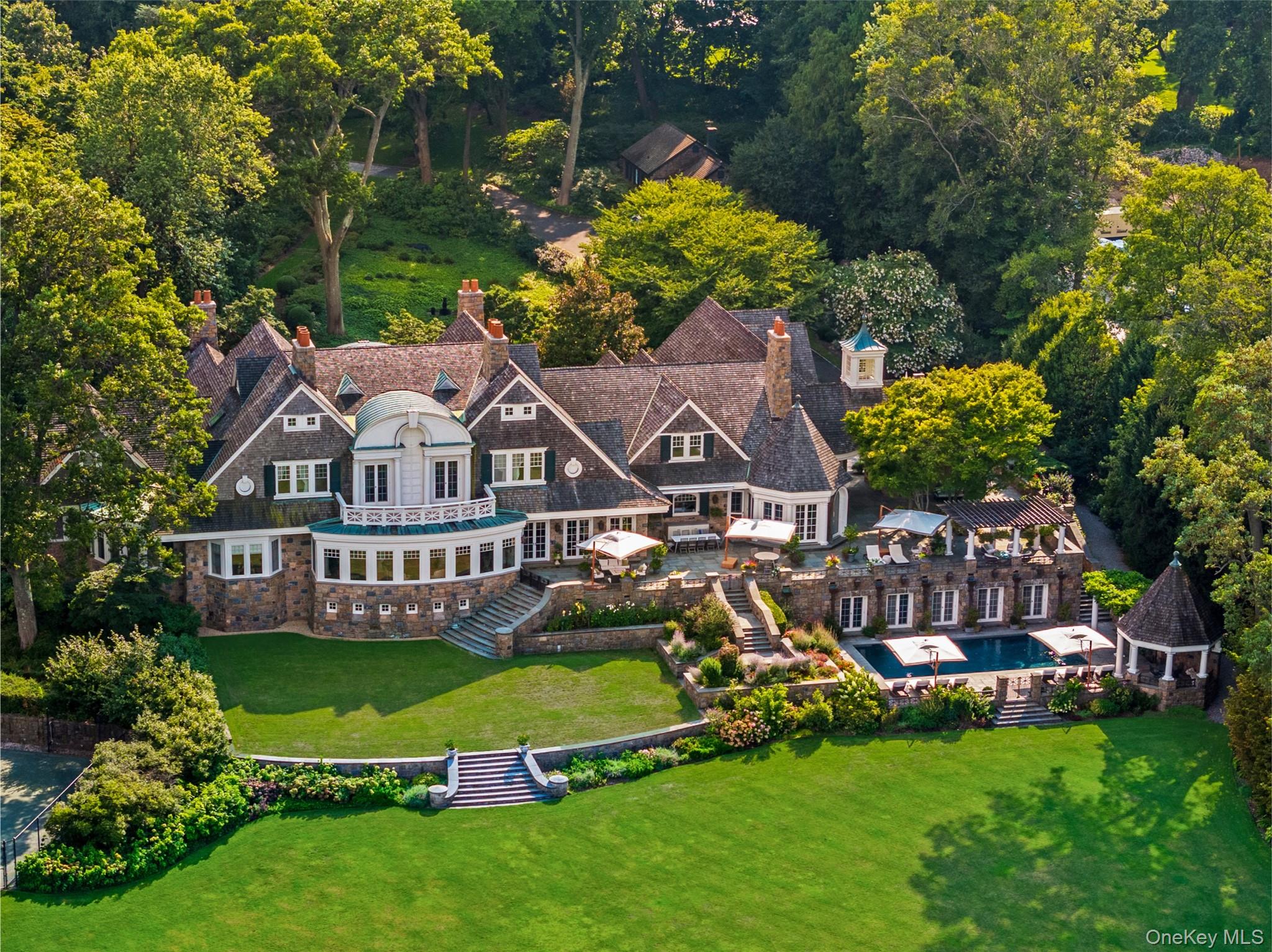 227 Dock Lane, Great Neck, NY 11024