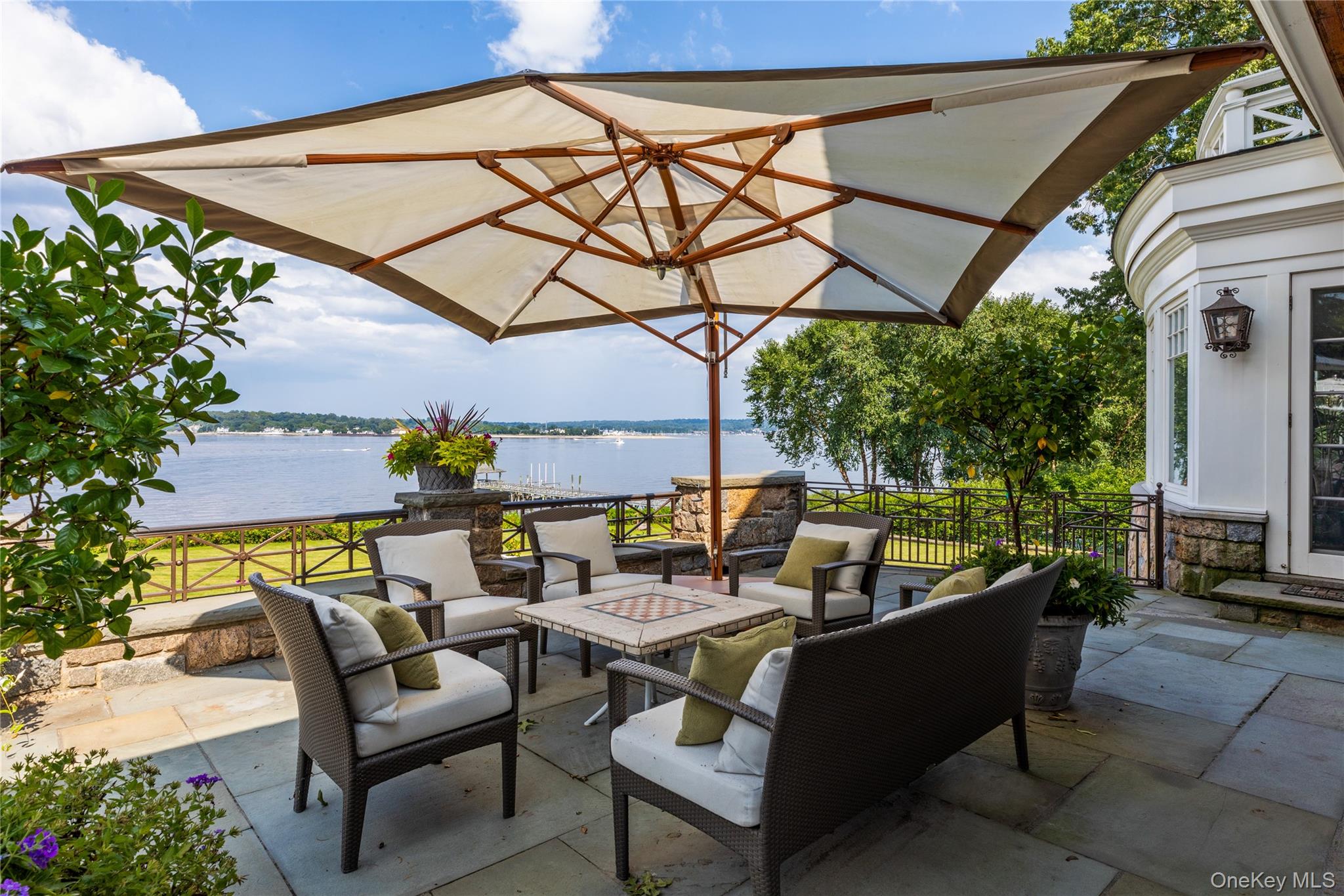 227 Dock Lane, Great Neck, NY 11024