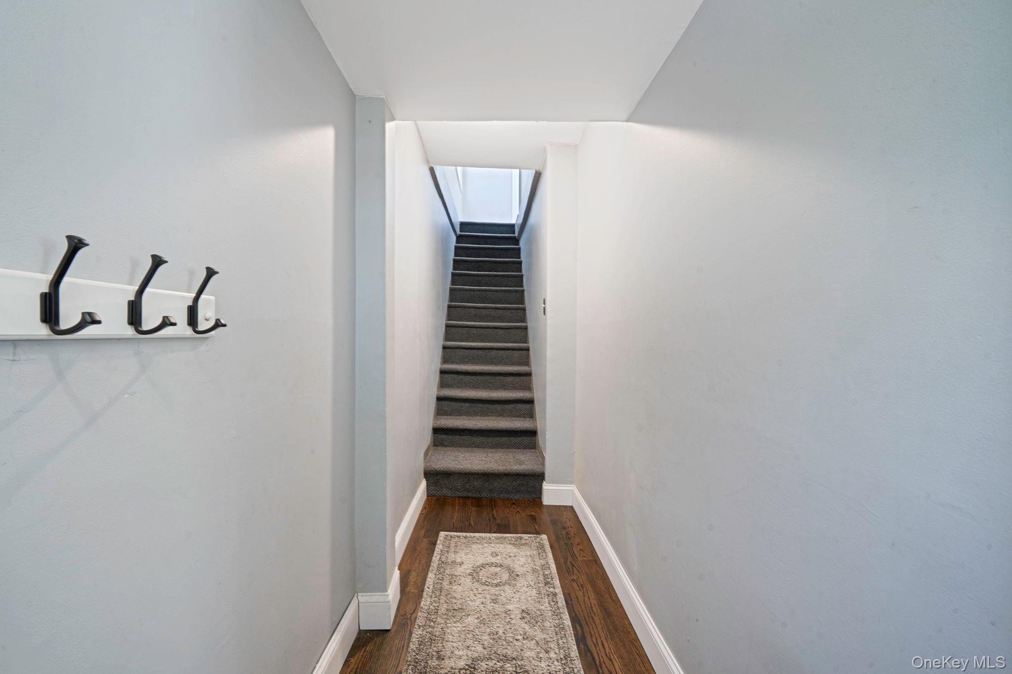 10 Roy Avenue, West Islip, NY 11795