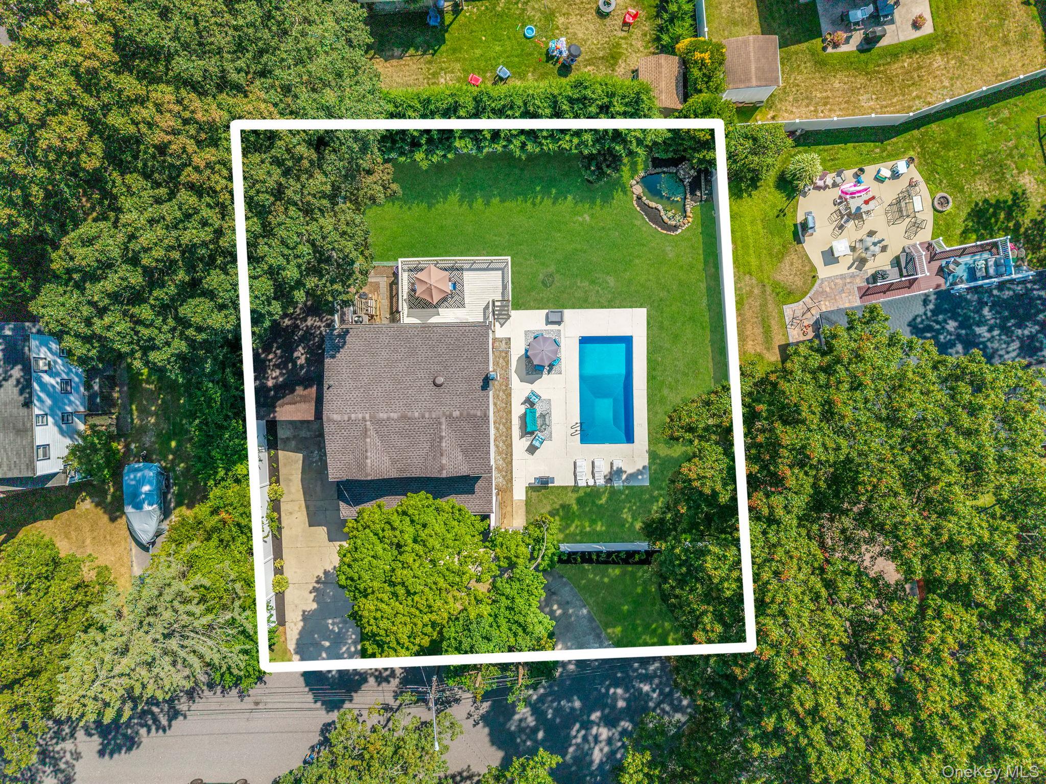 10 Roy Avenue, West Islip, NY 11795